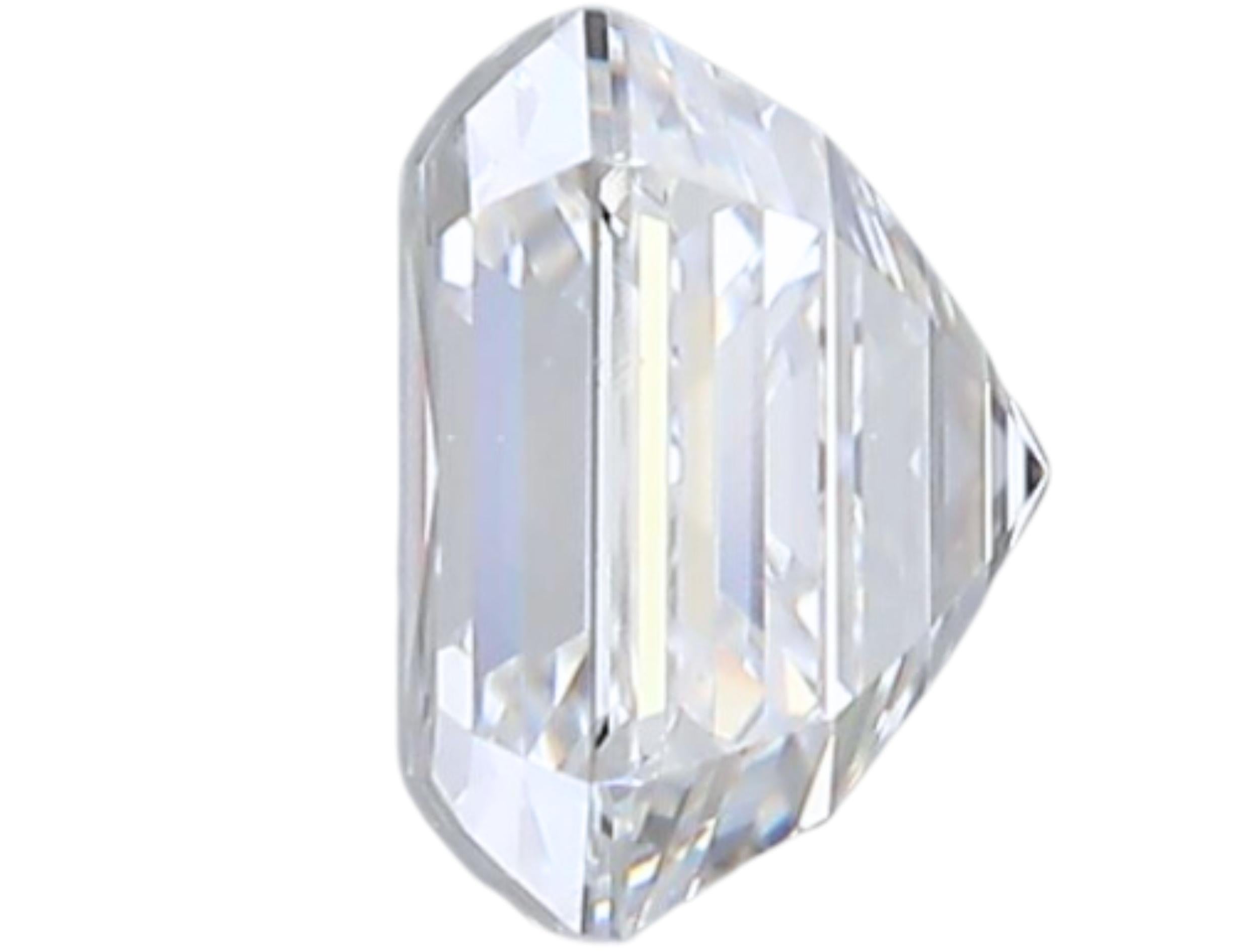 1pc Dazzling Natural cut Emerald diamond in a 1 carat 4