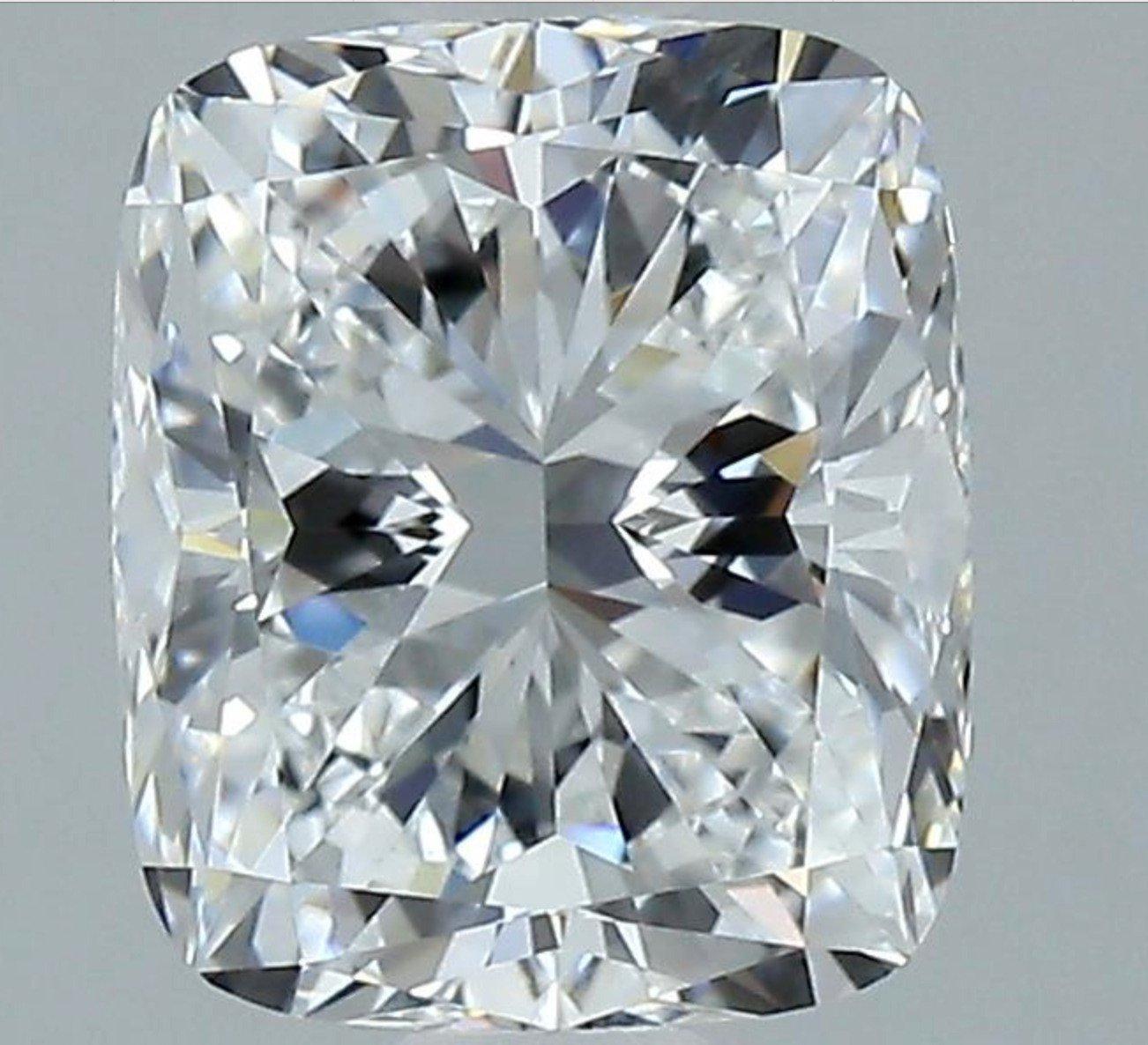 1pc Diamant naturel avec 2.02 Ct Cushion Modified Brilliant D VVS1 Certificat GIA Neuf - En vente à רמת גן, IL