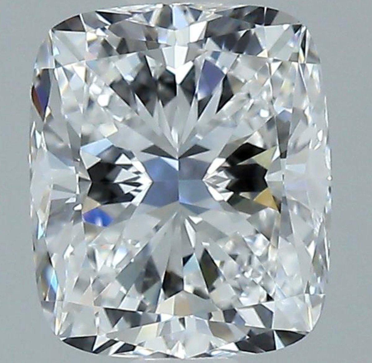 1 Stück natürlicher Diamant mit 2,02 Karat kissenförmigem modifiziertem Brillant D VVS1 GIA-Zertifikat für Damen oder Herren im Angebot