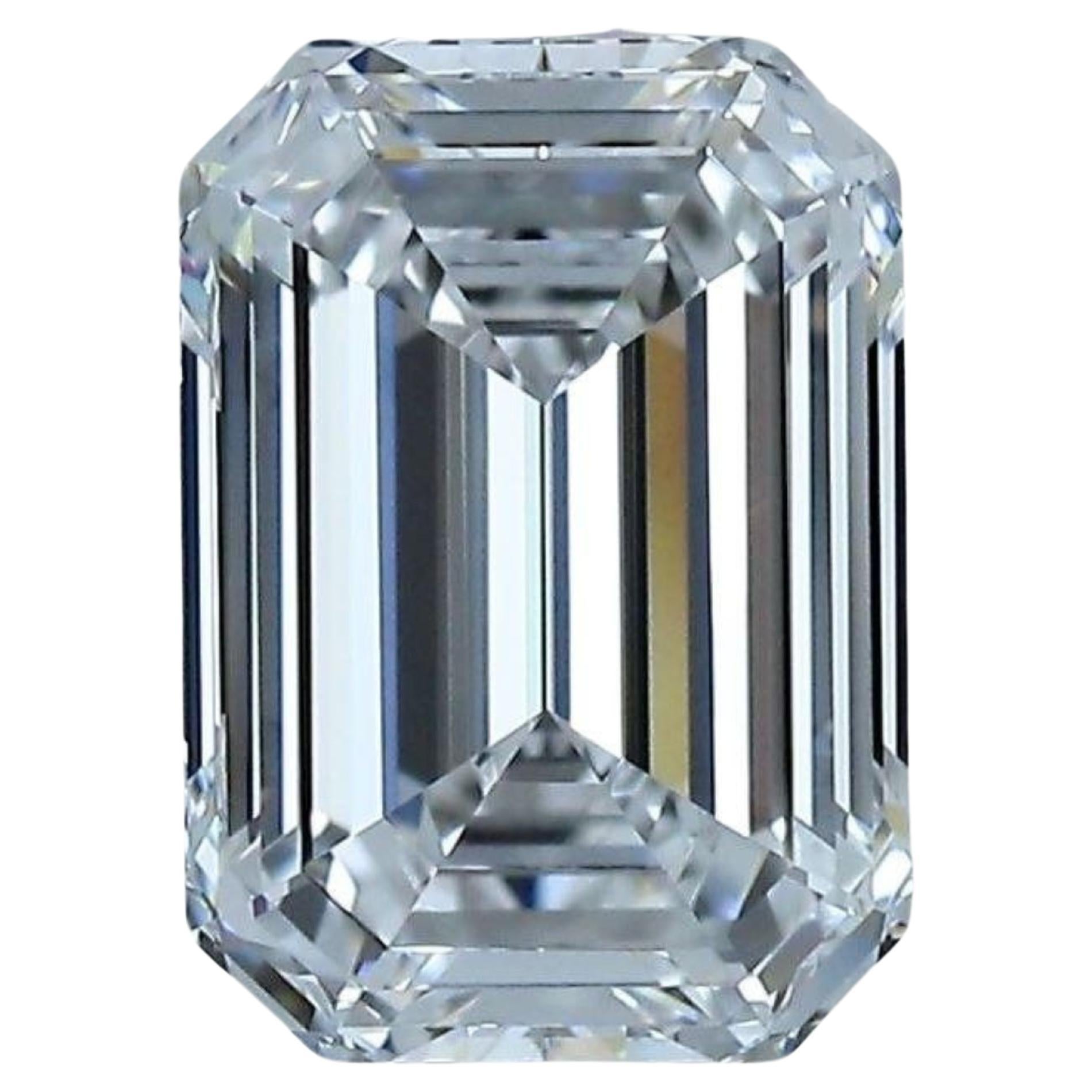 1pc. Shimmering 2.44 Carat Emerald Cut Natural Diamond For Sale