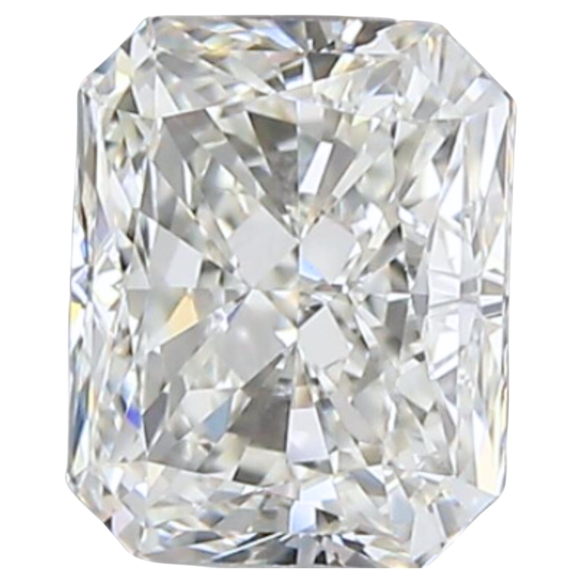 1pc Sparkling Natural cut Rectangular diamond in a 1 carat 