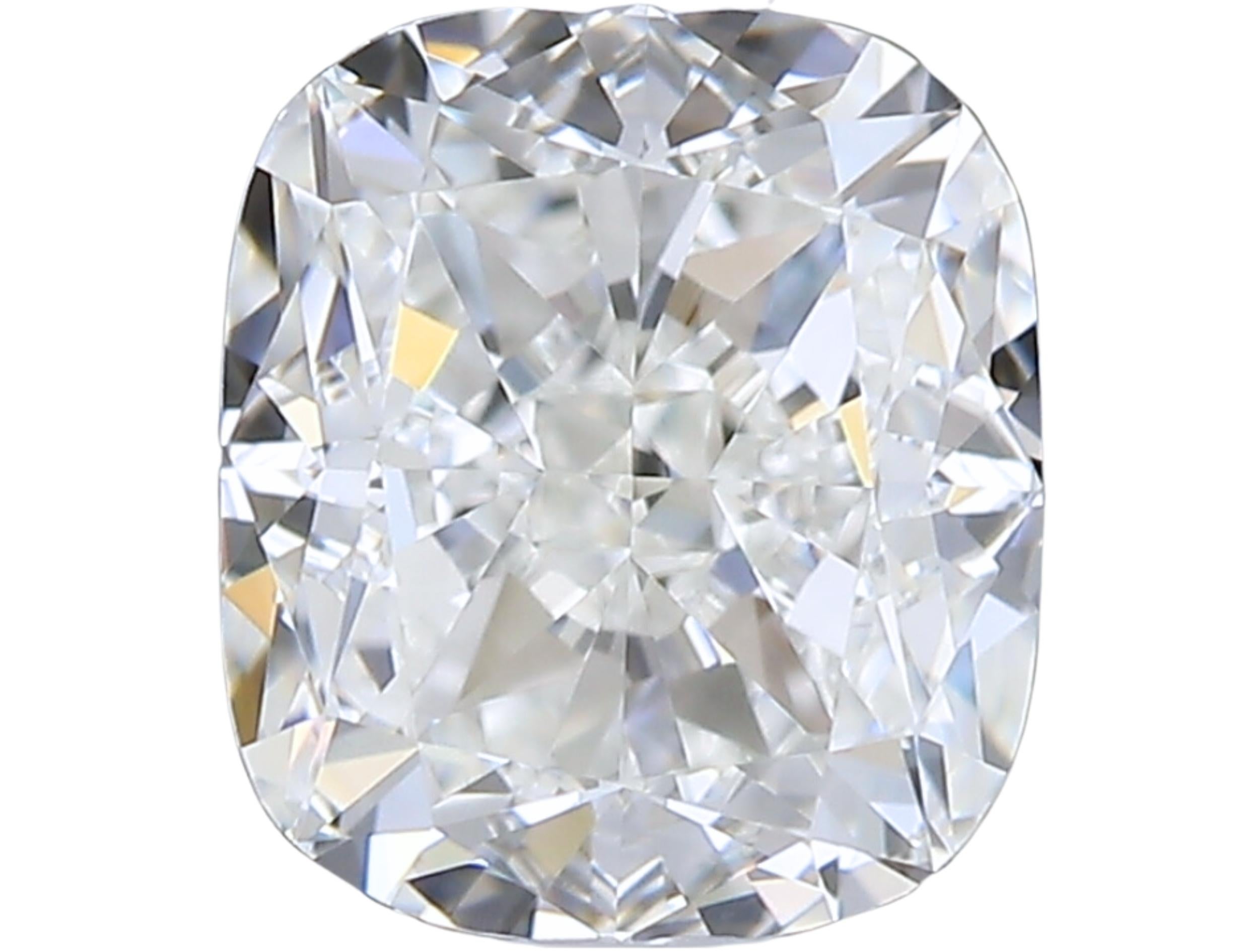 Taille coussin 1pc Stunning Natural cut Cushion diamond in a .90 carat en vente