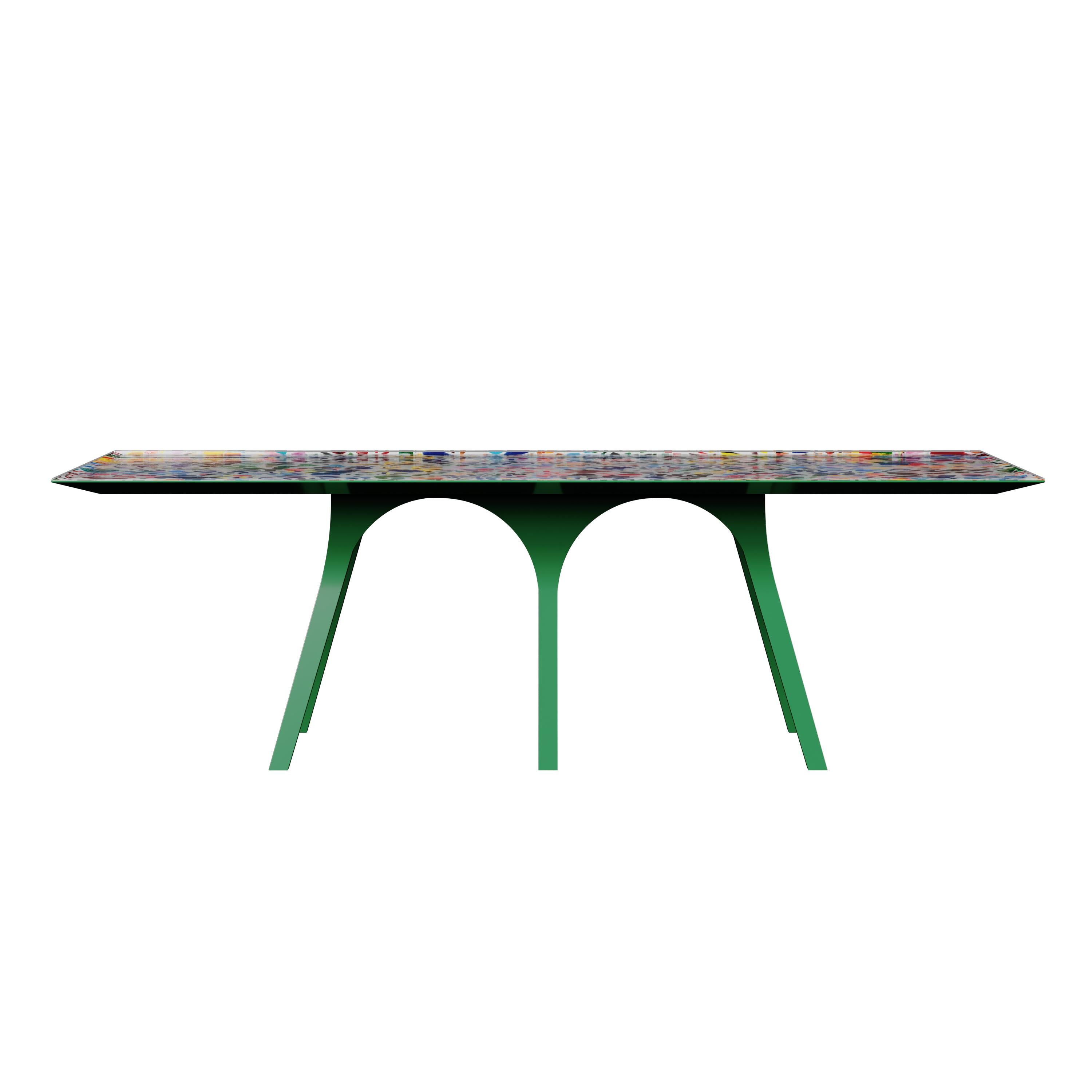 The eccentric and remarkable buildings of the Spanish artistic reference, Gaudi, inspired the Malabar designers to reinterpret his art by conceiving the Templo dining table. 
Based on the paradox of being modern without renouncing tradition by