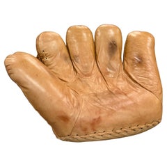 1ère édition de Joe Chair par De Pas, D
Urbino et Lomazzi pour Poltronova.