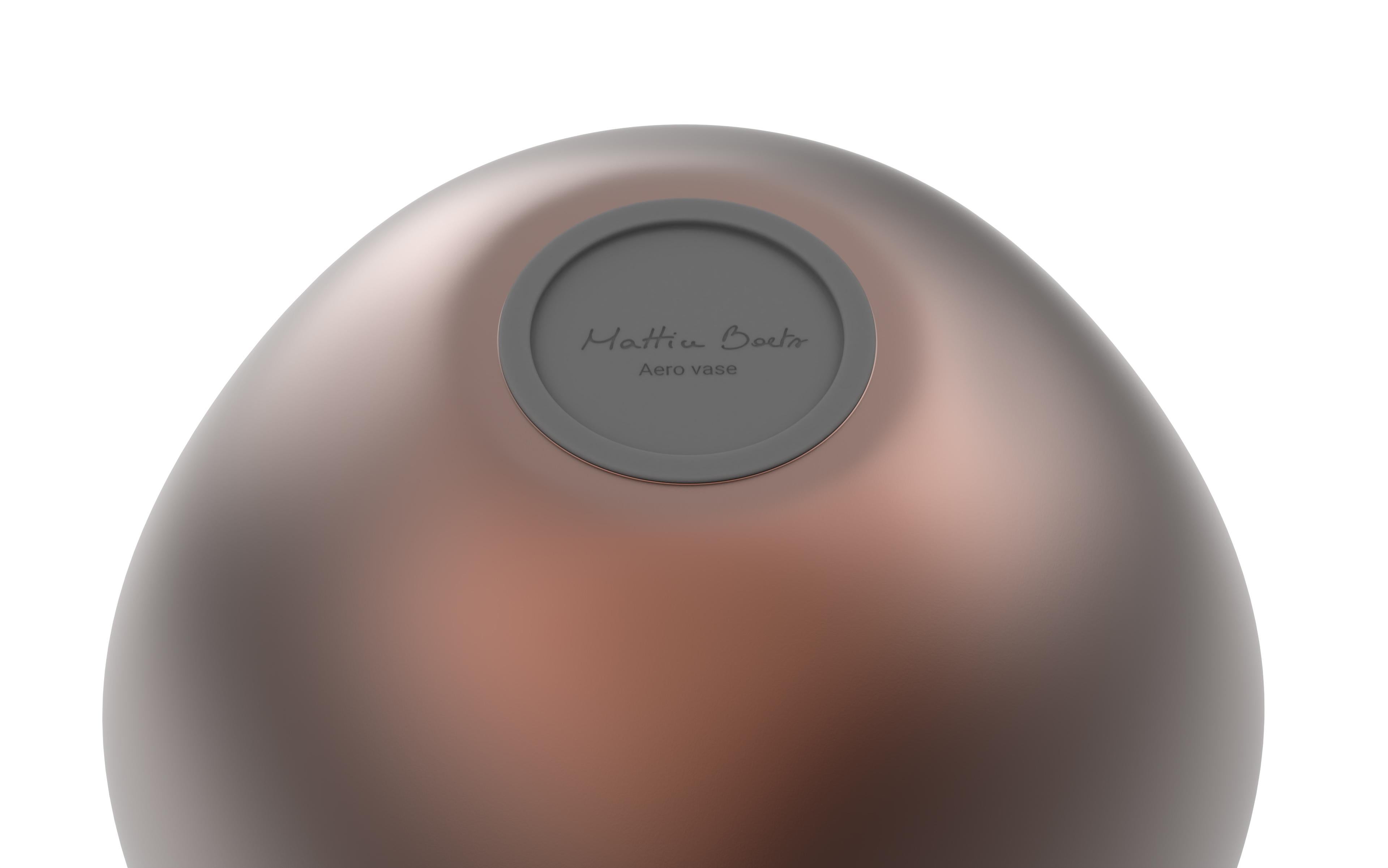 Organic Modern 1st Edition 1/3 Aero Vase in Bronze by Mattice Boets: 3D Printed Elegance For Sale