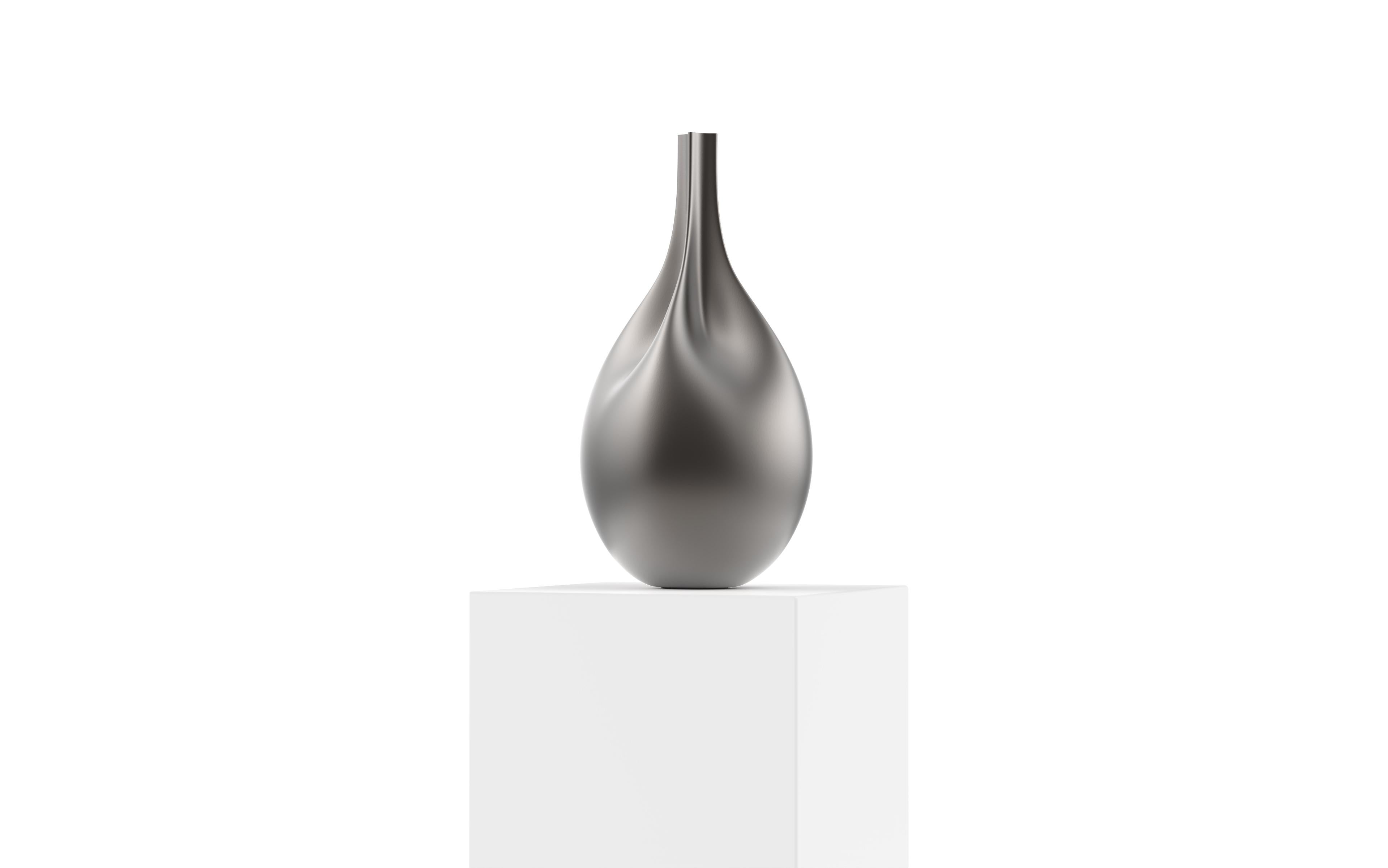 Il vaso Aero-Art di Mattice Boet, in prima edizione, è un capolavoro di lusso che fonde senza sforzo design organico, arte moderna e funzionalità elevata. Ogni vaso Aero-Art viene stampato in 3D con una tecnologia all'avanguardia e poi rifinito