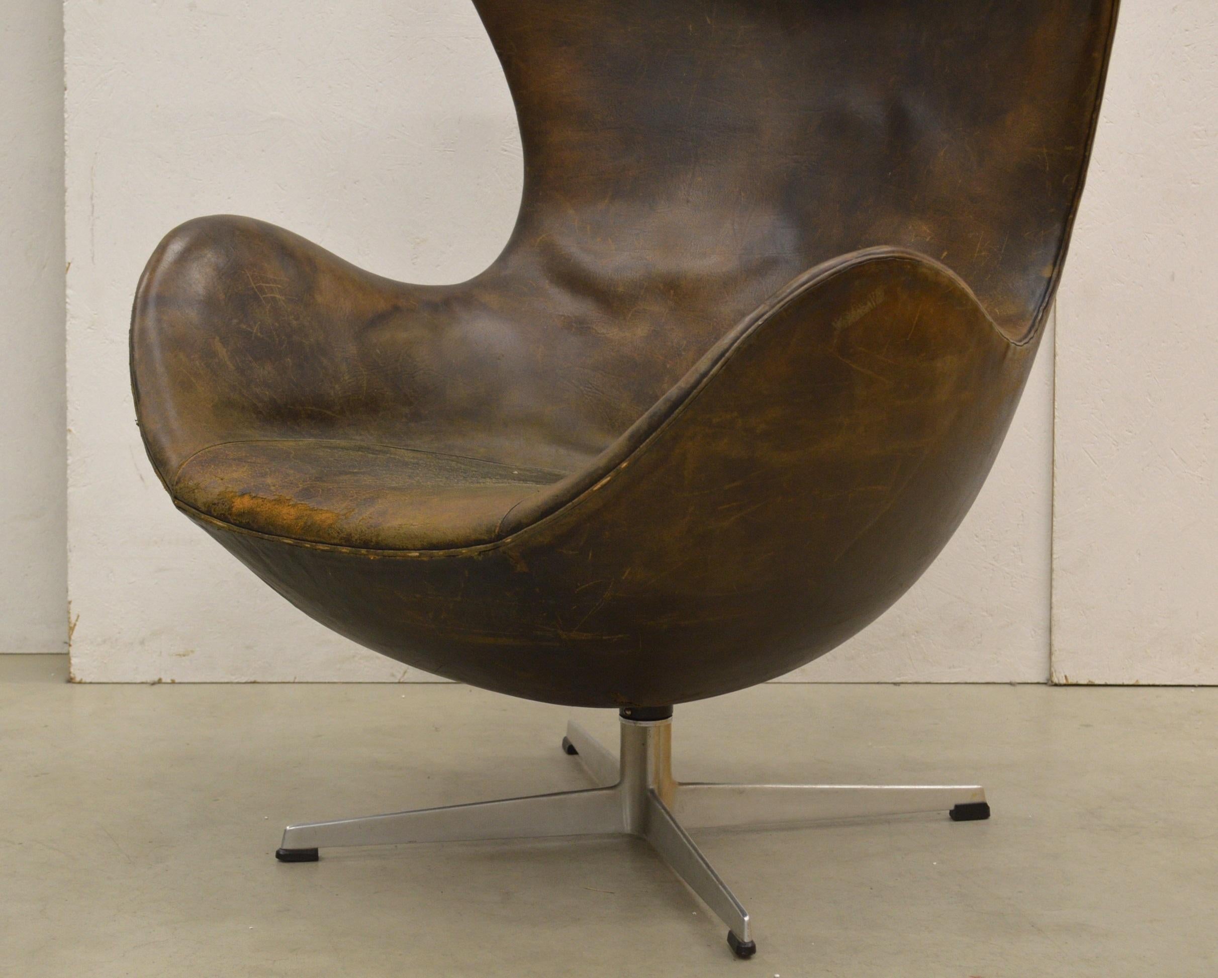 Aluminum 1st Edition Egg Chair by Arne Jacobsen for Fritz Hansen, 1958 For Sale