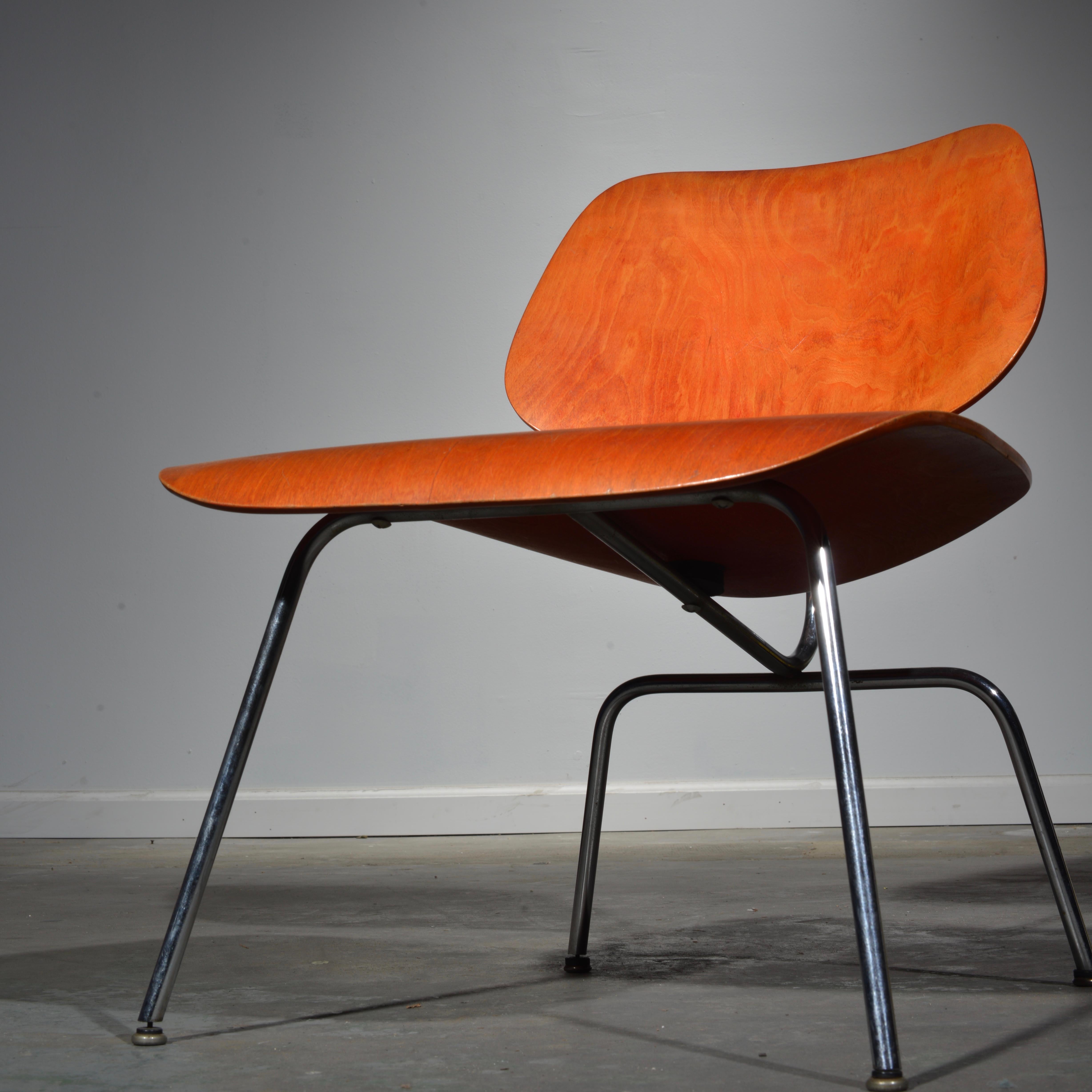 Erstausgabe, roter Analine-Stuhl von Charles und Ray Eames, Lcm 3
