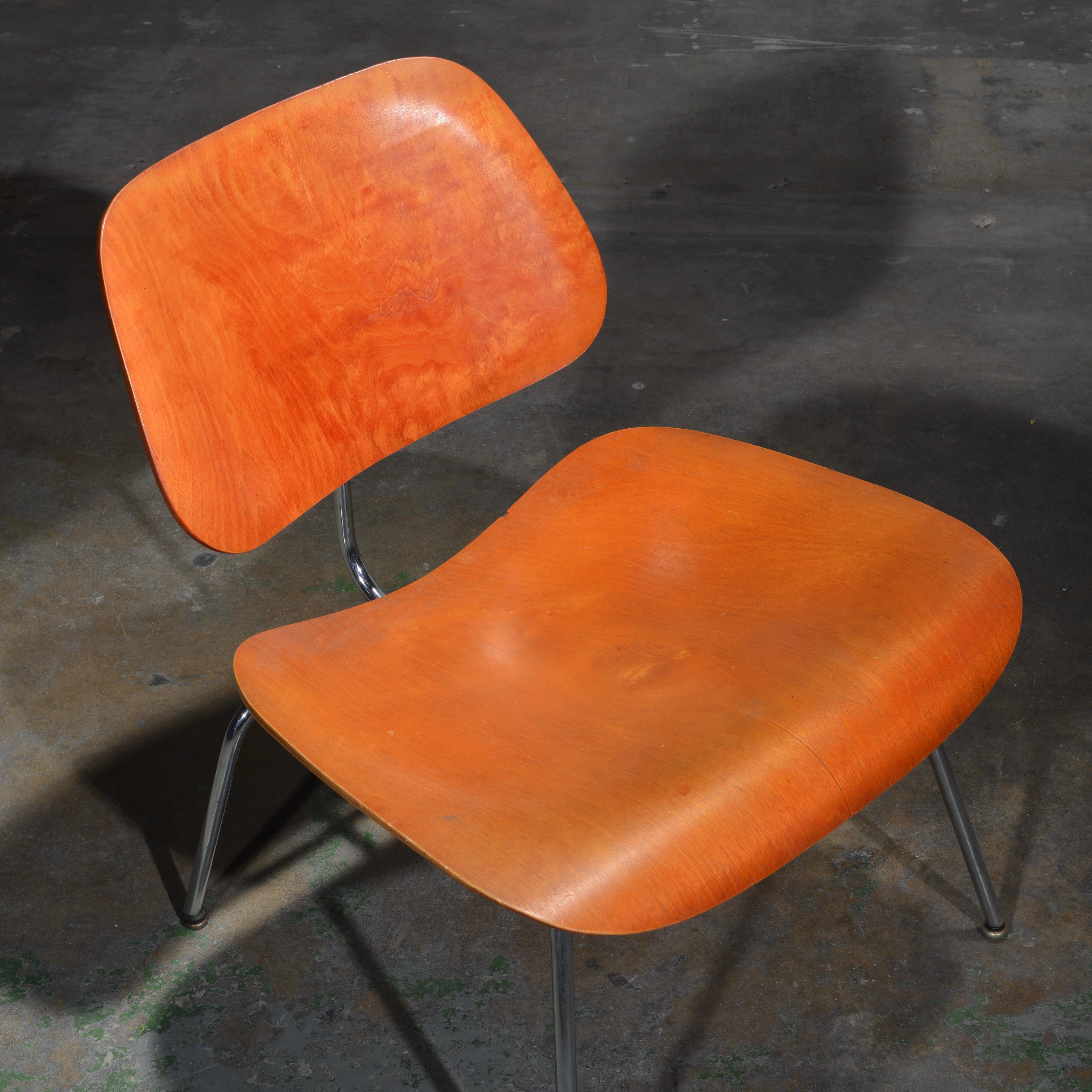 Erstausgabe, roter Analine-Stuhl von Charles und Ray Eames, Lcm 5