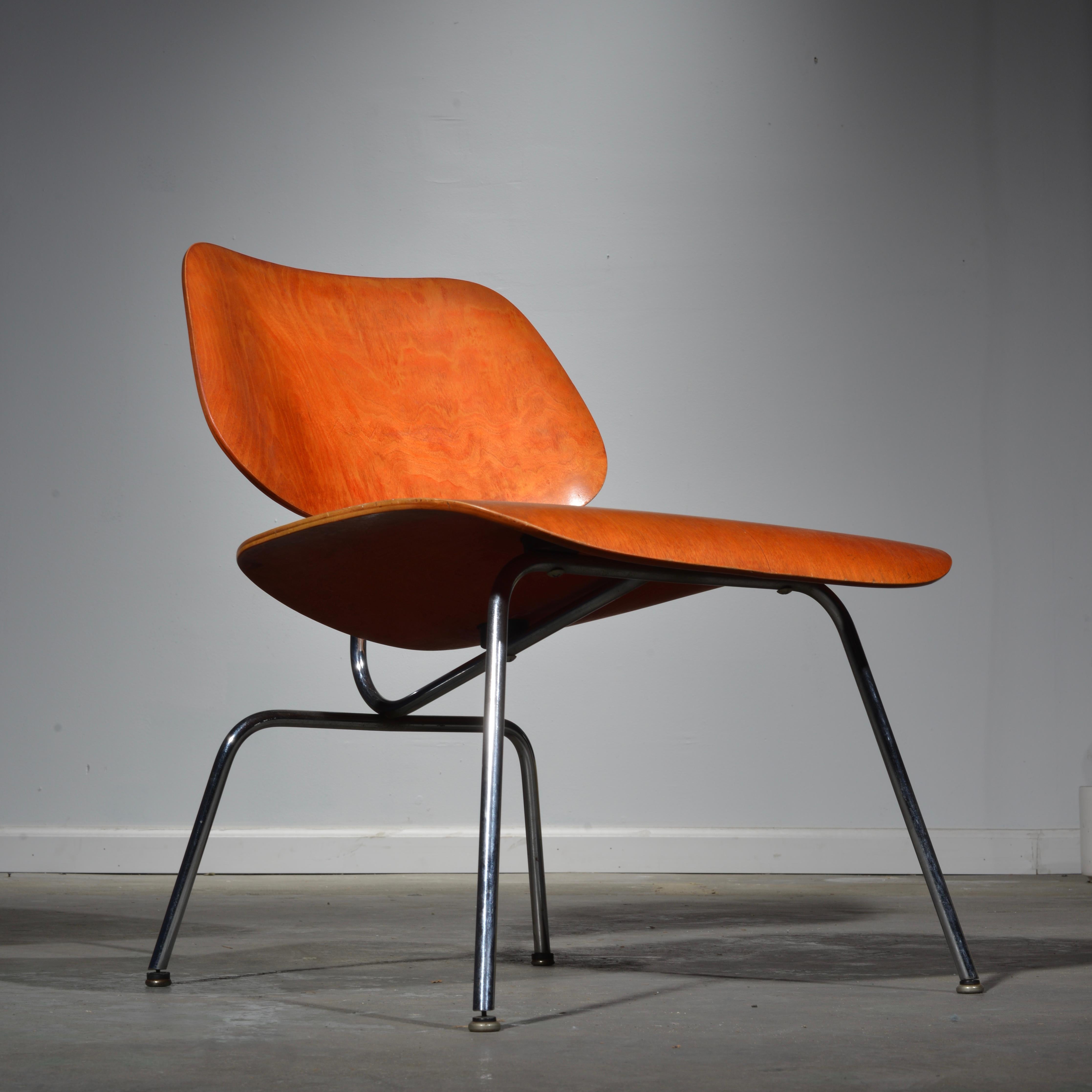 Erstausgabe, roter Analine-Stuhl von Charles und Ray Eames, Lcm (Moderne der Mitte des Jahrhunderts)