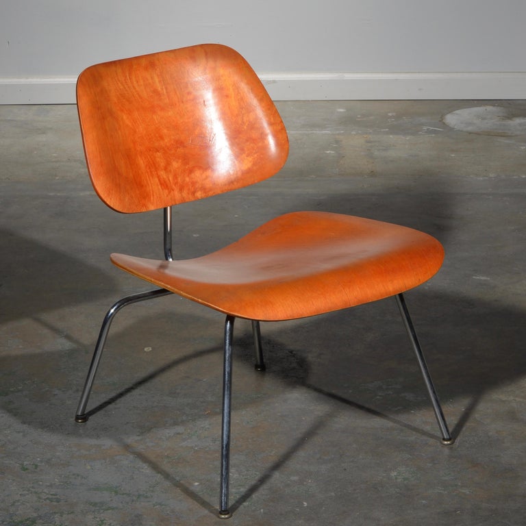 Mid-20th Century First Edition Evans Red Analine Lcm Chair by Charles and Ray Eames For Sale