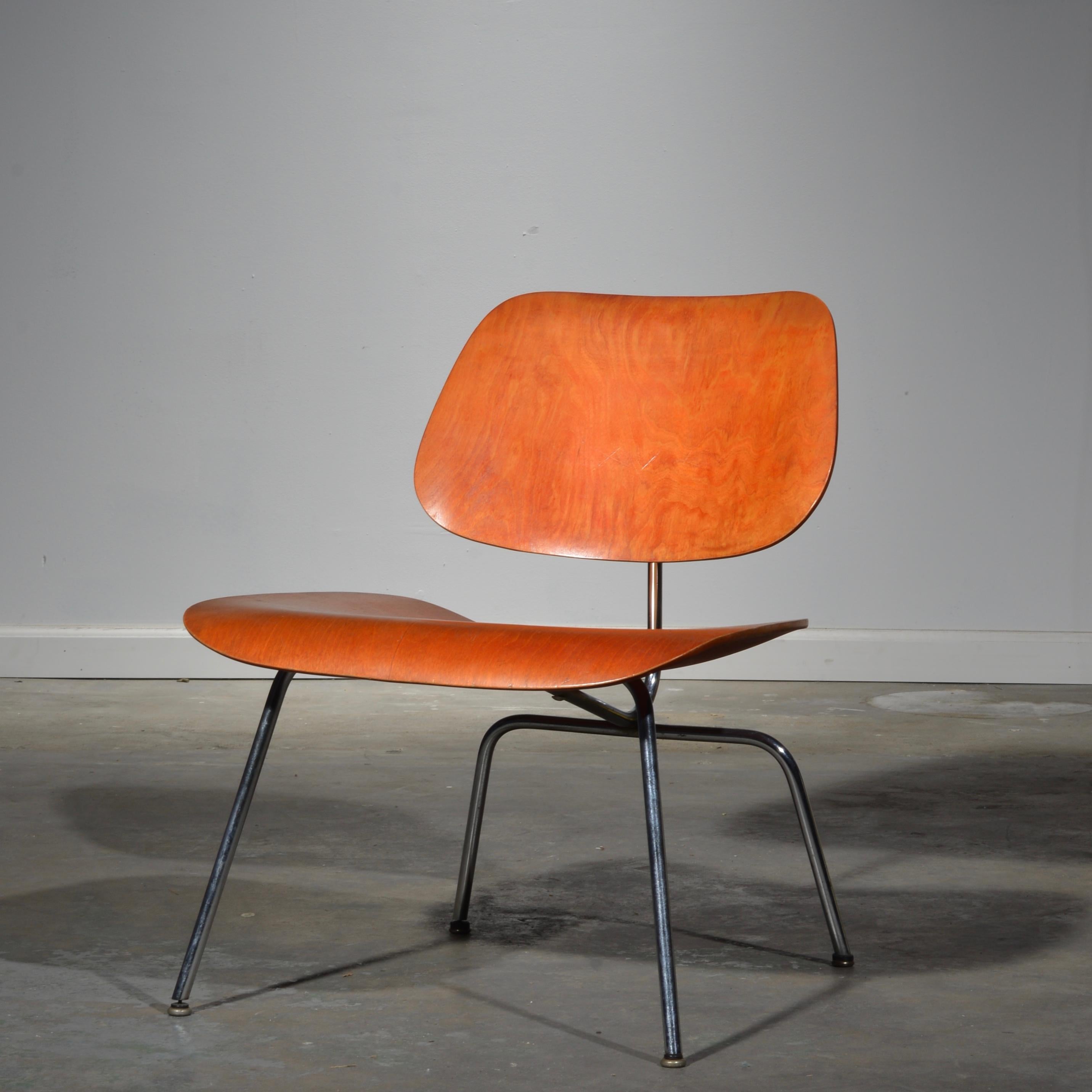 Erstausgabe, roter Analine-Stuhl von Charles und Ray Eames, Lcm 1