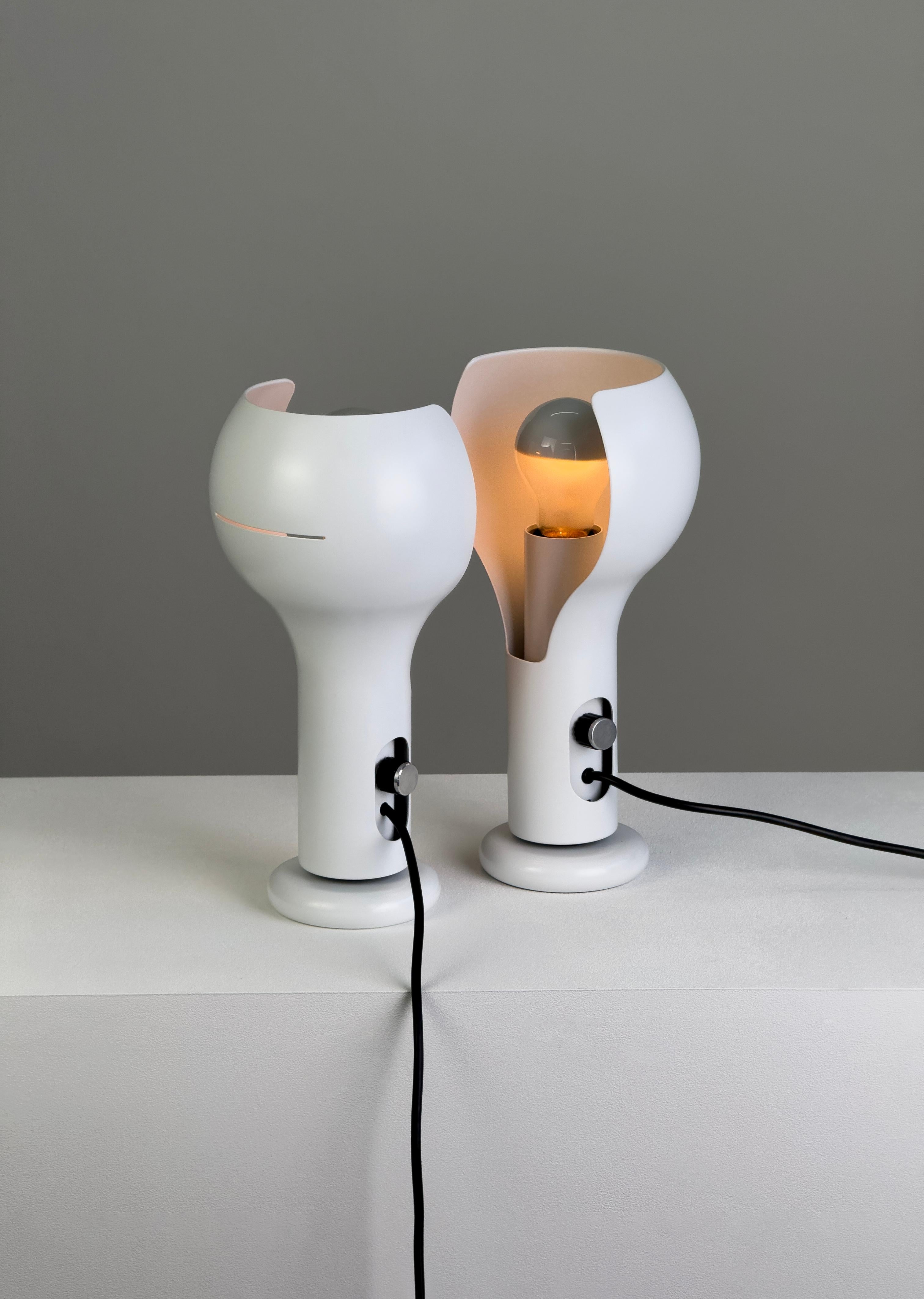 1ère édition des lampes de table Flash, Model No 2207, par Joe Colombo pour O-Luce, Italie 1968 en vente 11