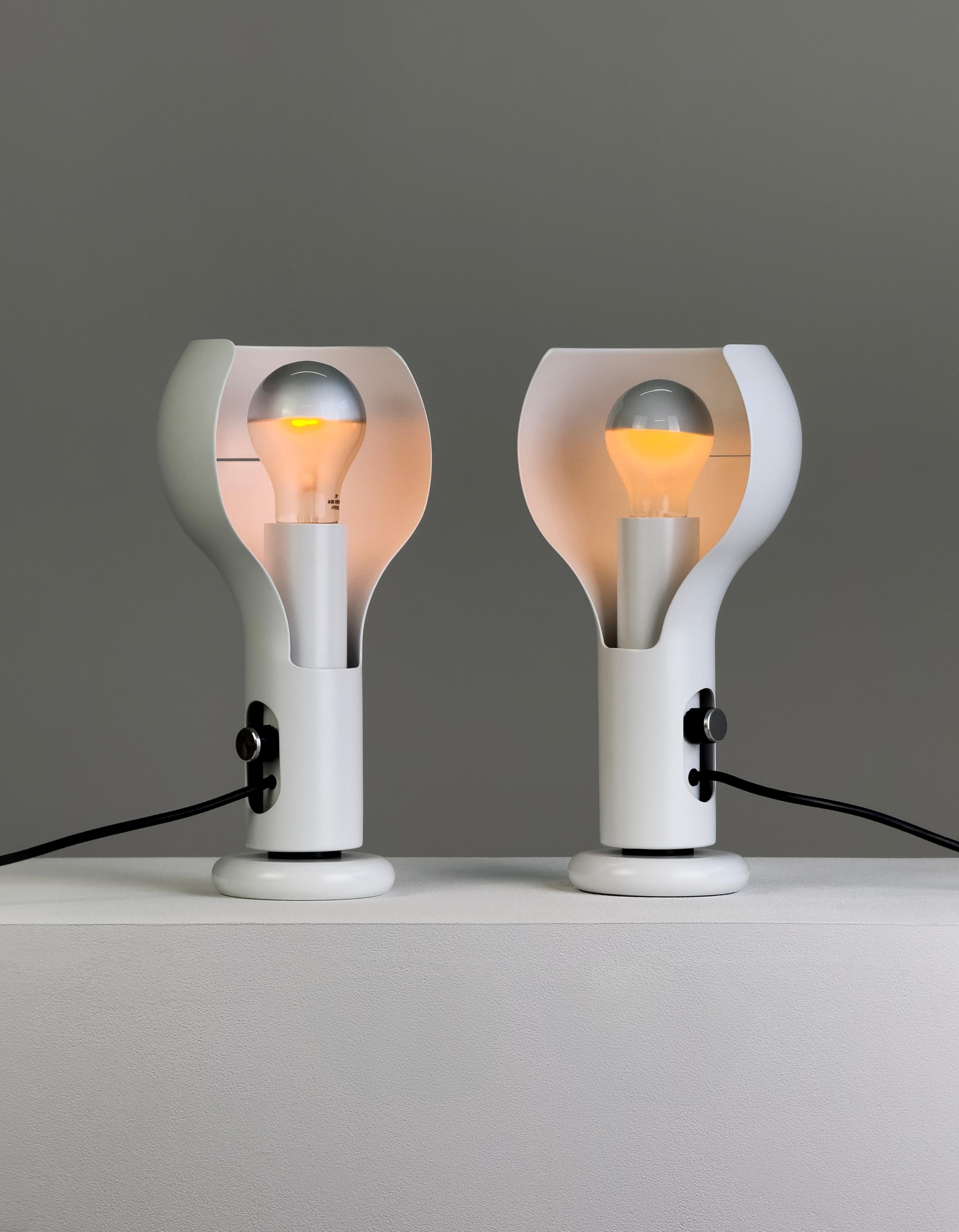 1ère édition des lampes de table Flash, Model No 2207, par Joe Colombo pour O-Luce, Italie 1968 en vente 4