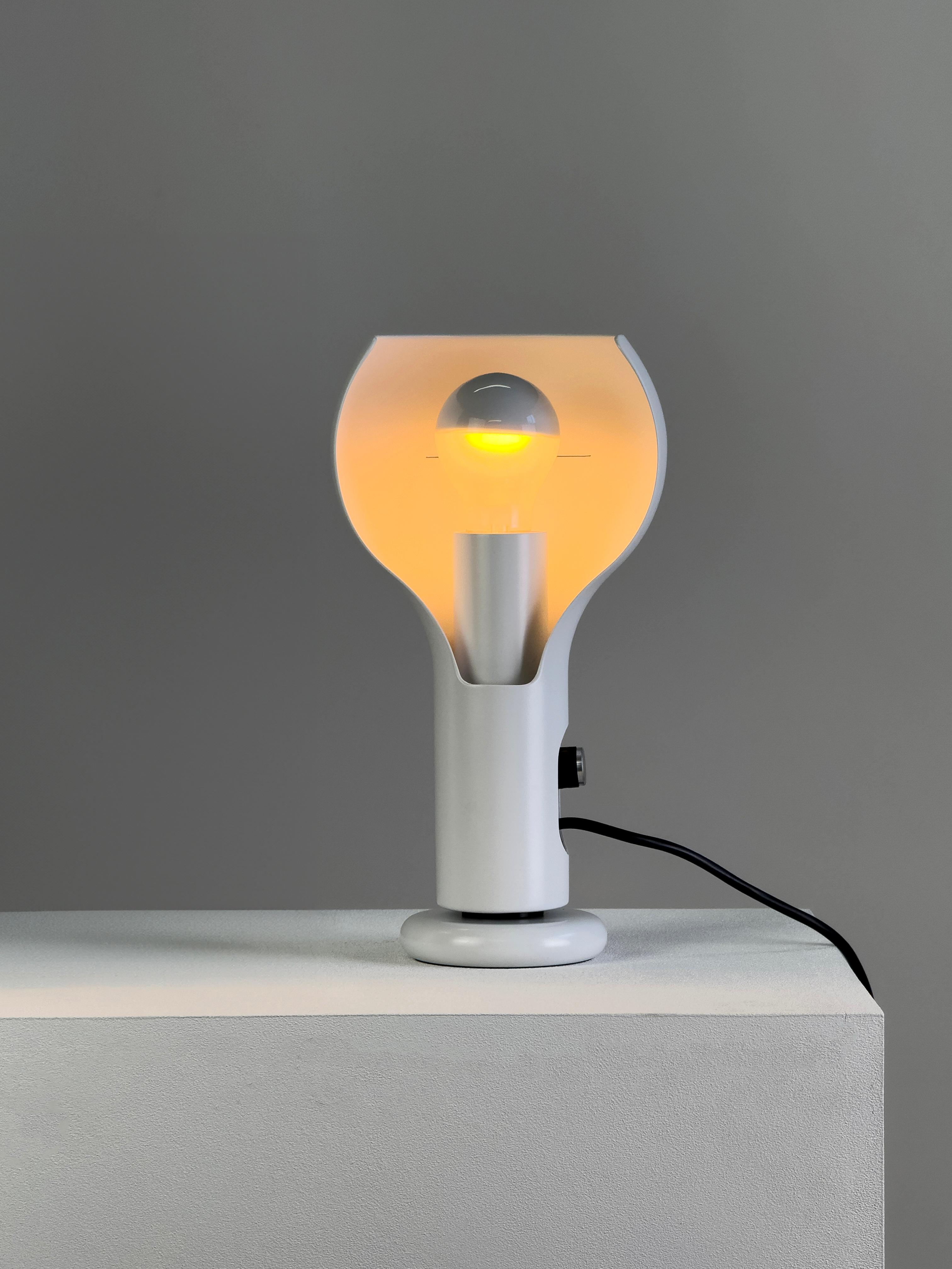 1ère édition des lampes de table Flash, Model No 2207, par Joe Colombo pour O-Luce, Italie 1968 en vente 1