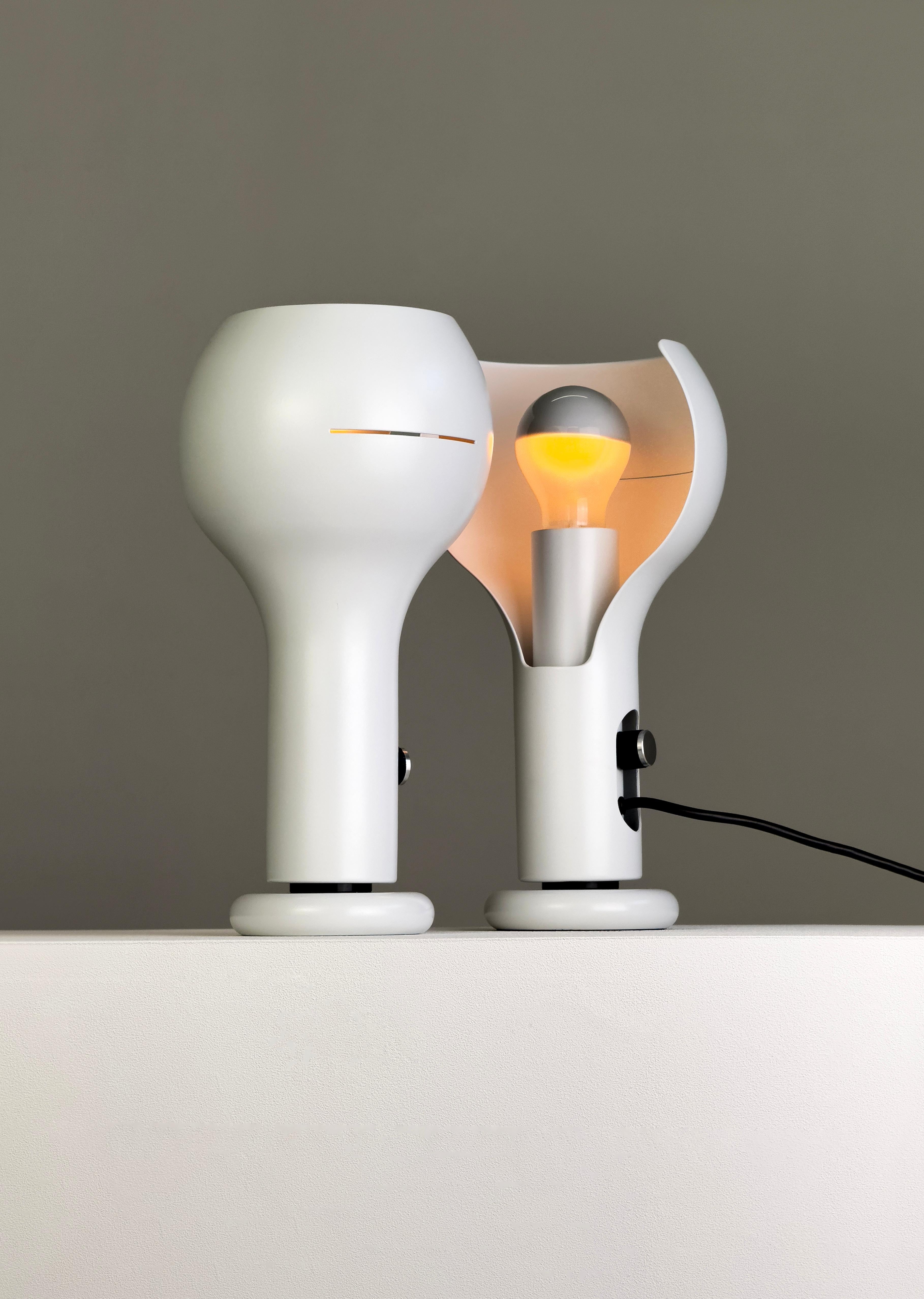 1ère édition des lampes de table Flash, Model No 2207, par Joe Colombo pour O-Luce, Italie 1968 en vente 5