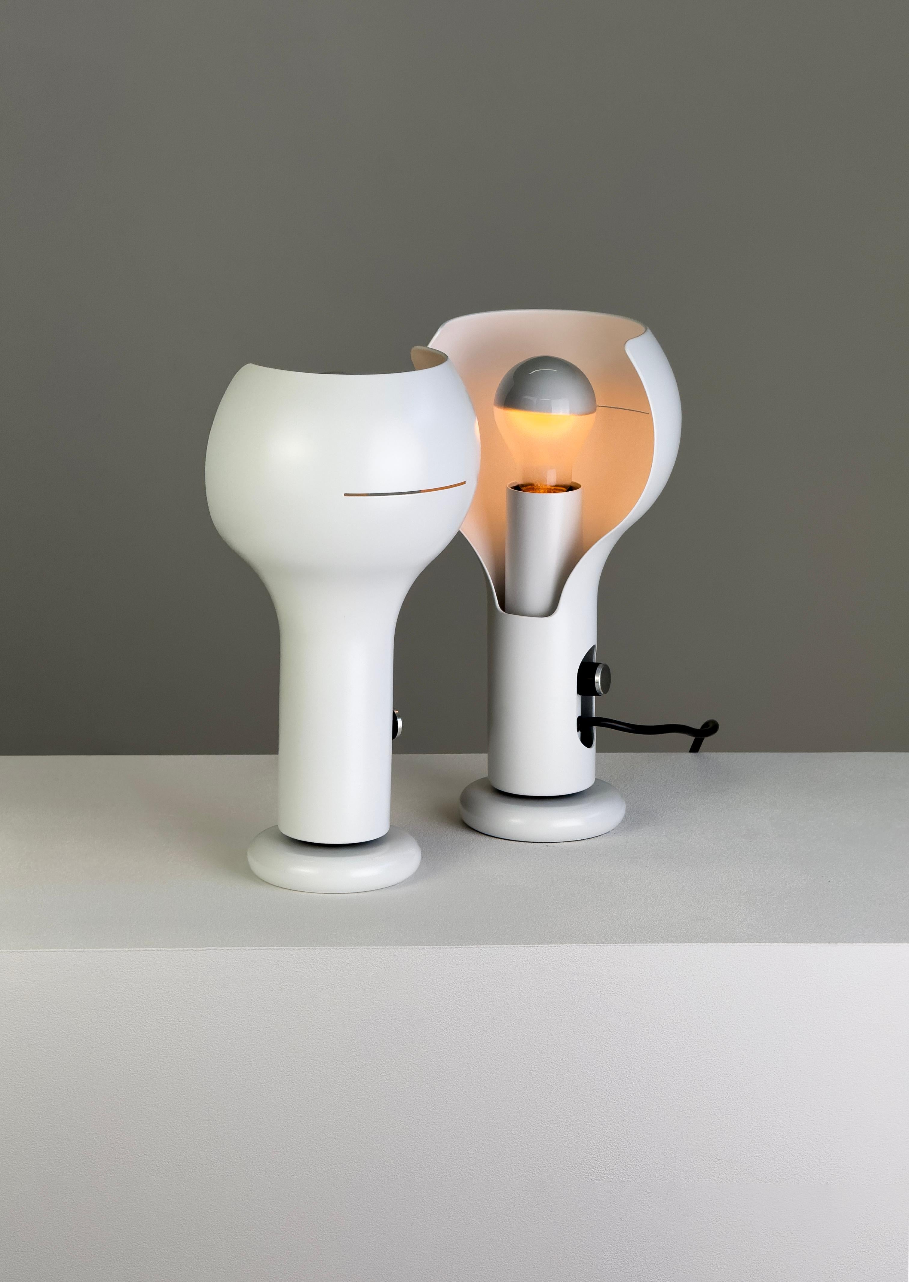 1ère édition des lampes de table Flash, Model No 2207, par Joe Colombo pour O-Luce, Italie 1968 en vente 7