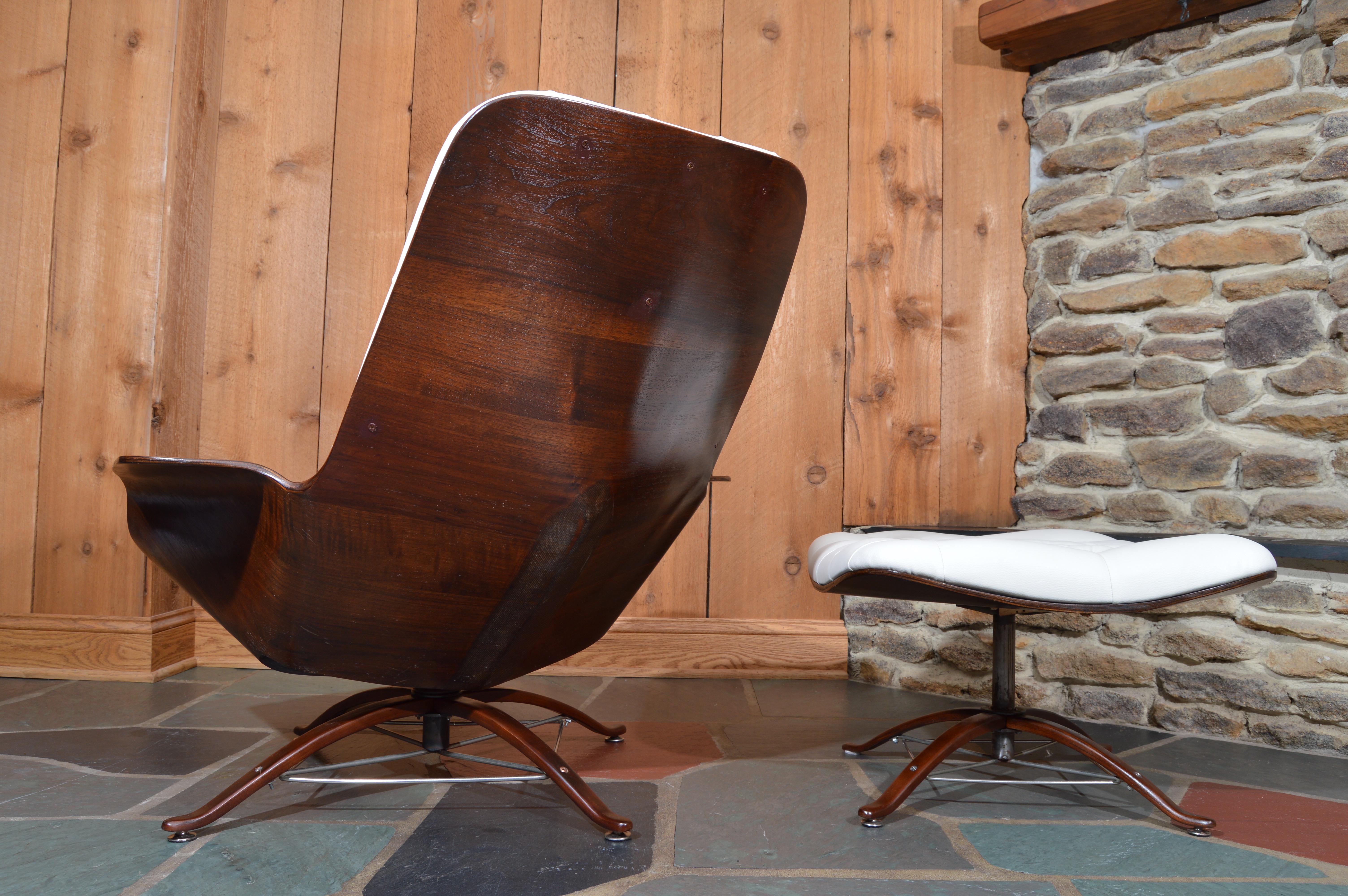 Mid-Century Modern First Edition George Mulhauser for Plycraft Mr Chair Lounge Chair and Ottoman