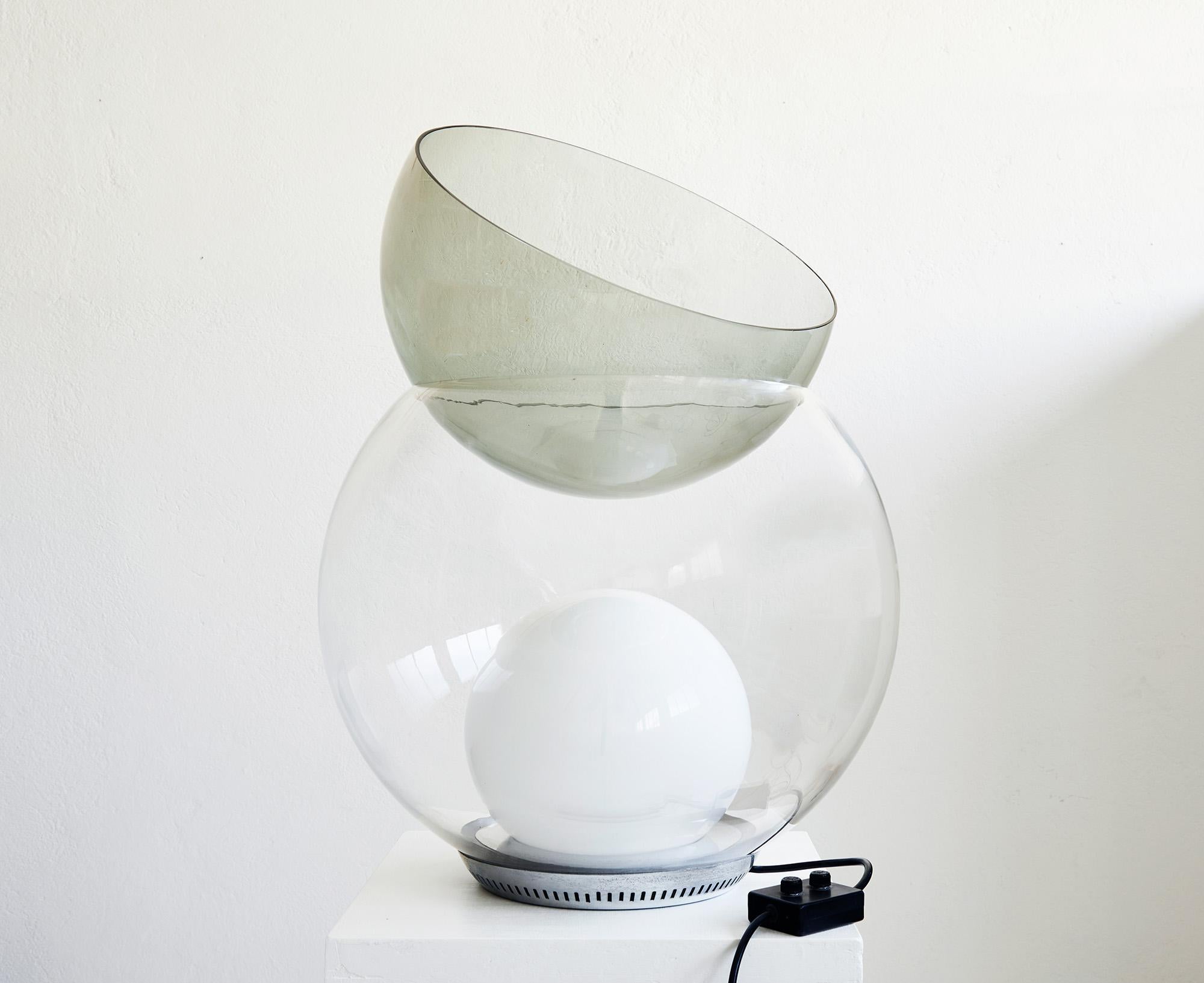 1ère édition de la lampe de table 