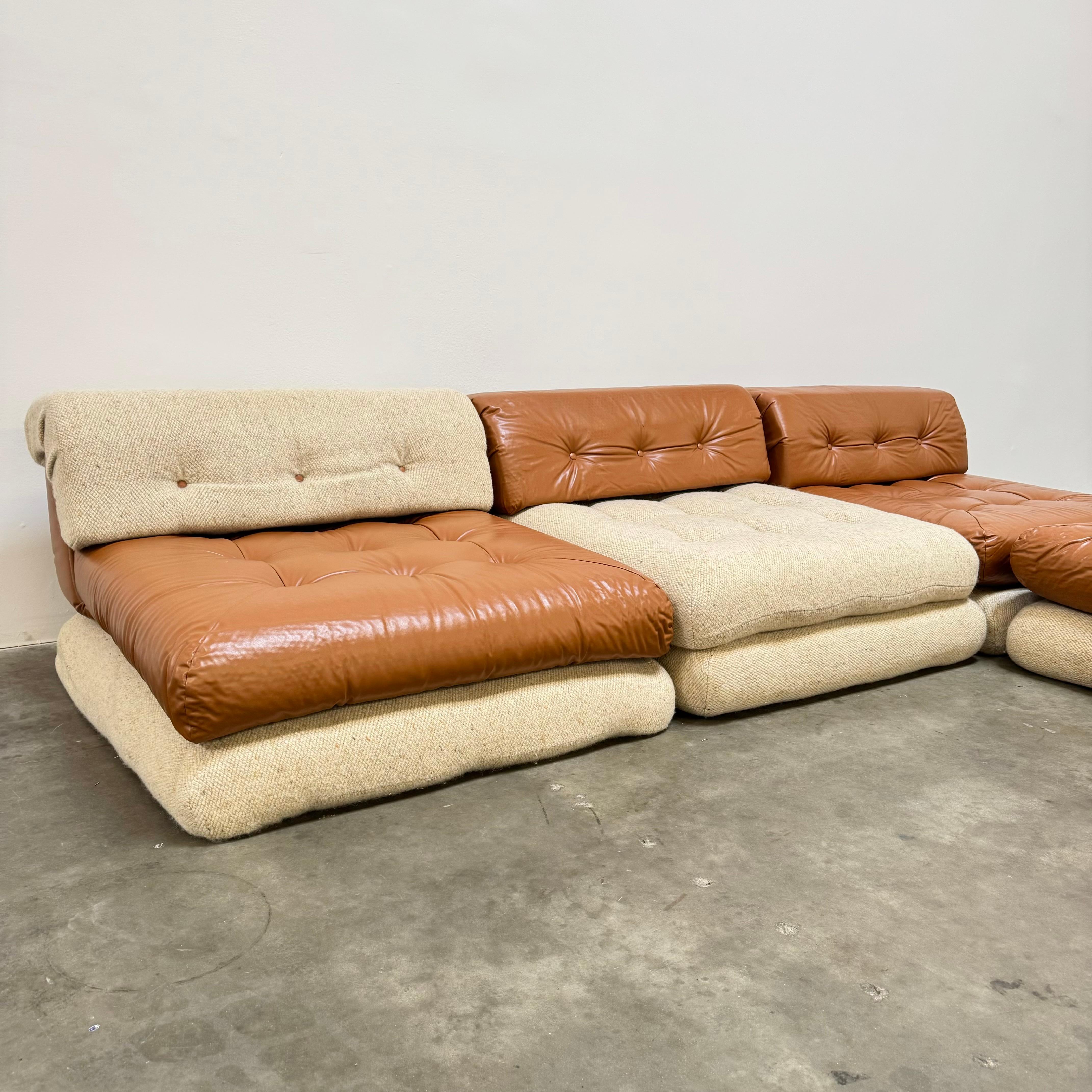 1st Edition Mah Jong Sofa by Hans Hopfer for Roche Bobois, France circa 1971 3