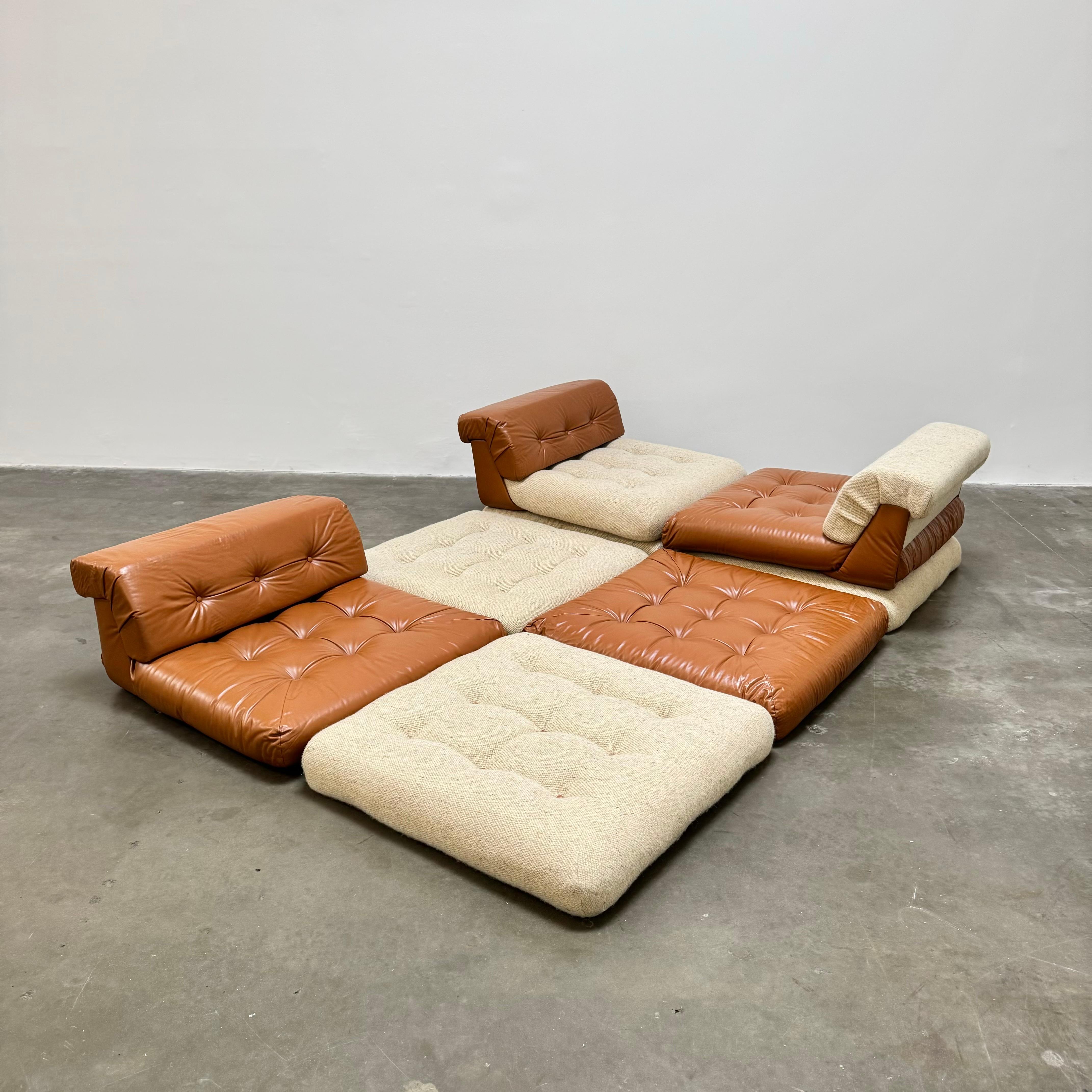 1st Edition Mah Jong Sofa by Hans Hopfer for Roche Bobois, France circa 1971 7