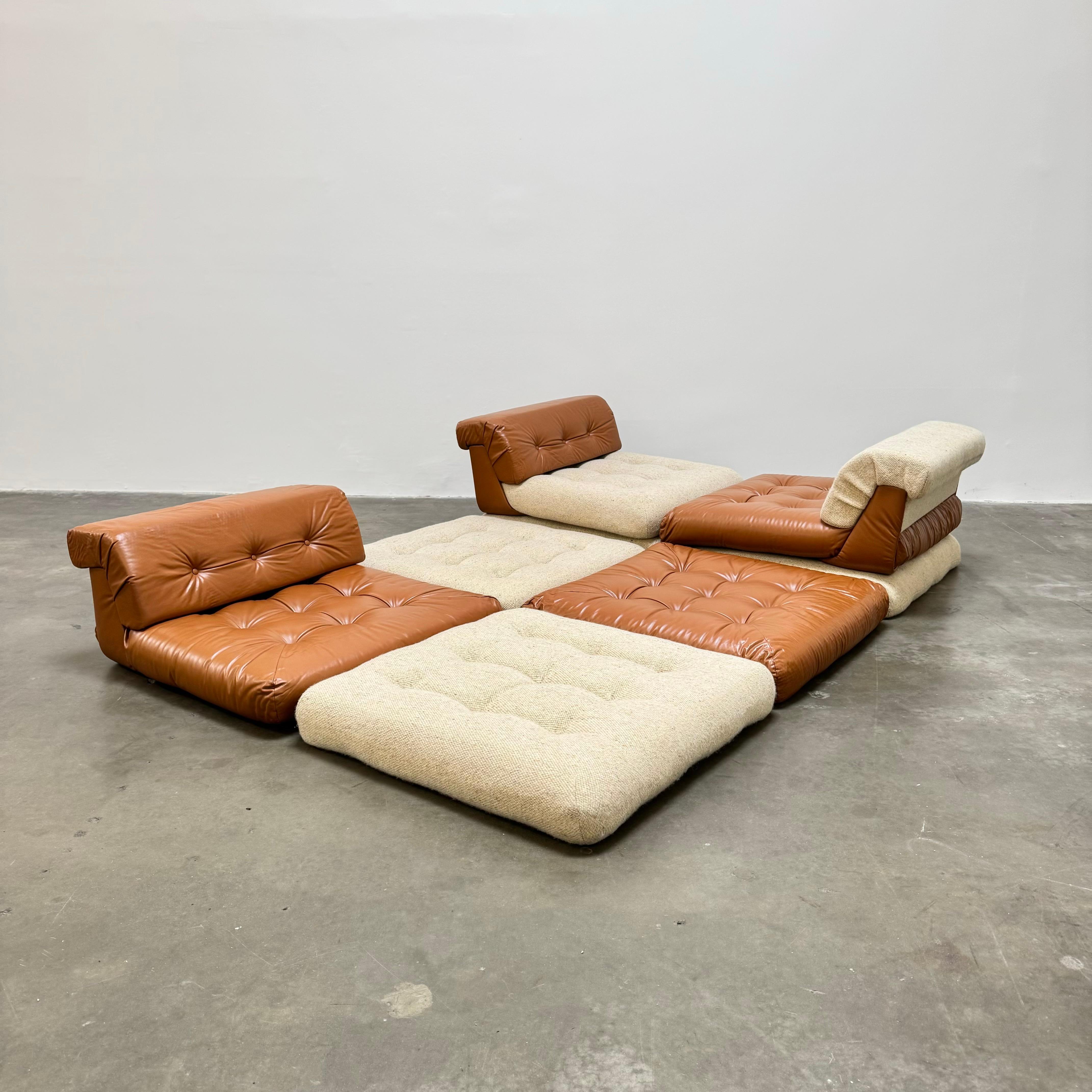 1st Edition Mah Jong Sofa by Hans Hopfer for Roche Bobois, France circa 1971 8