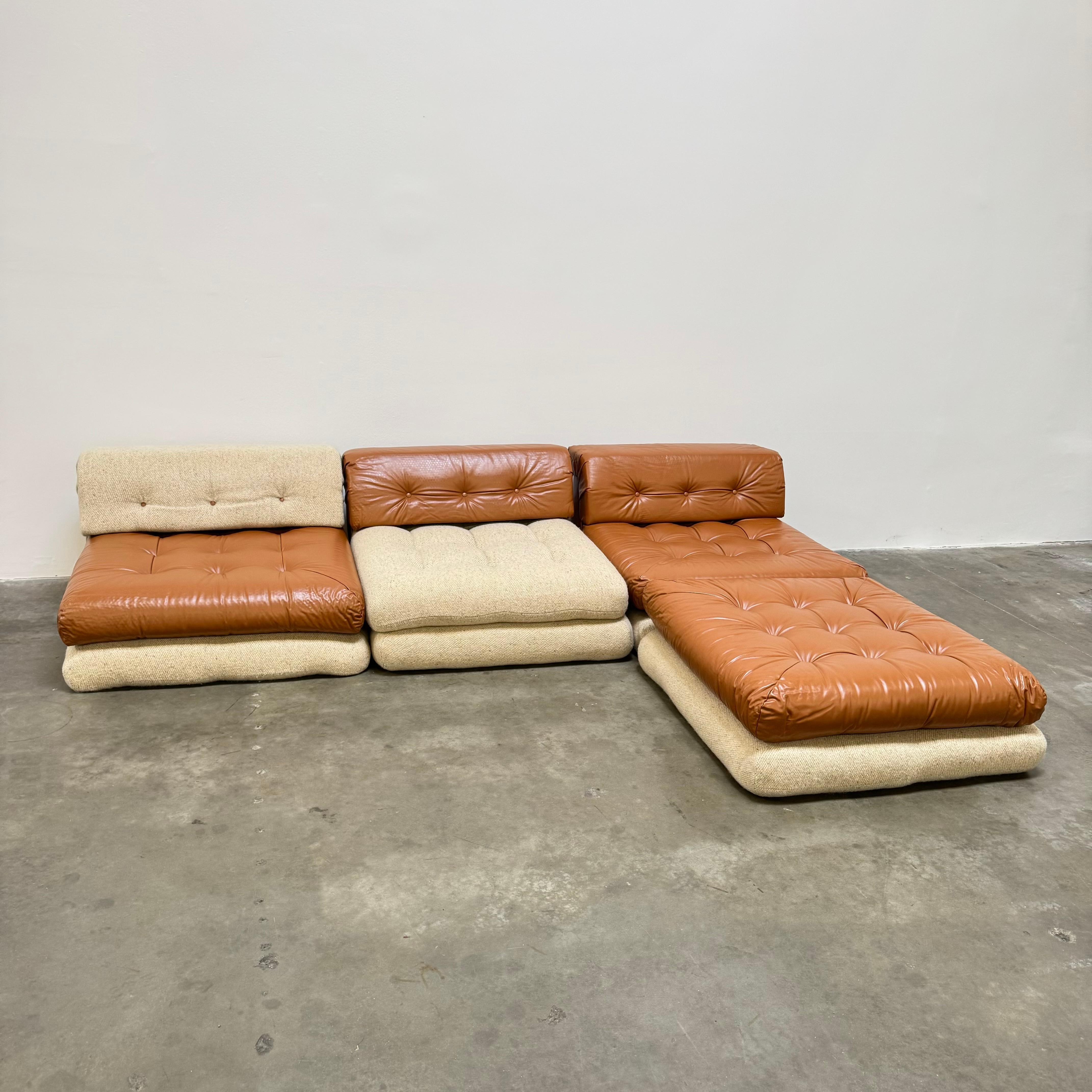 French 1st Edition Mah Jong Sofa by Hans Hopfer for Roche Bobois, France circa 1971