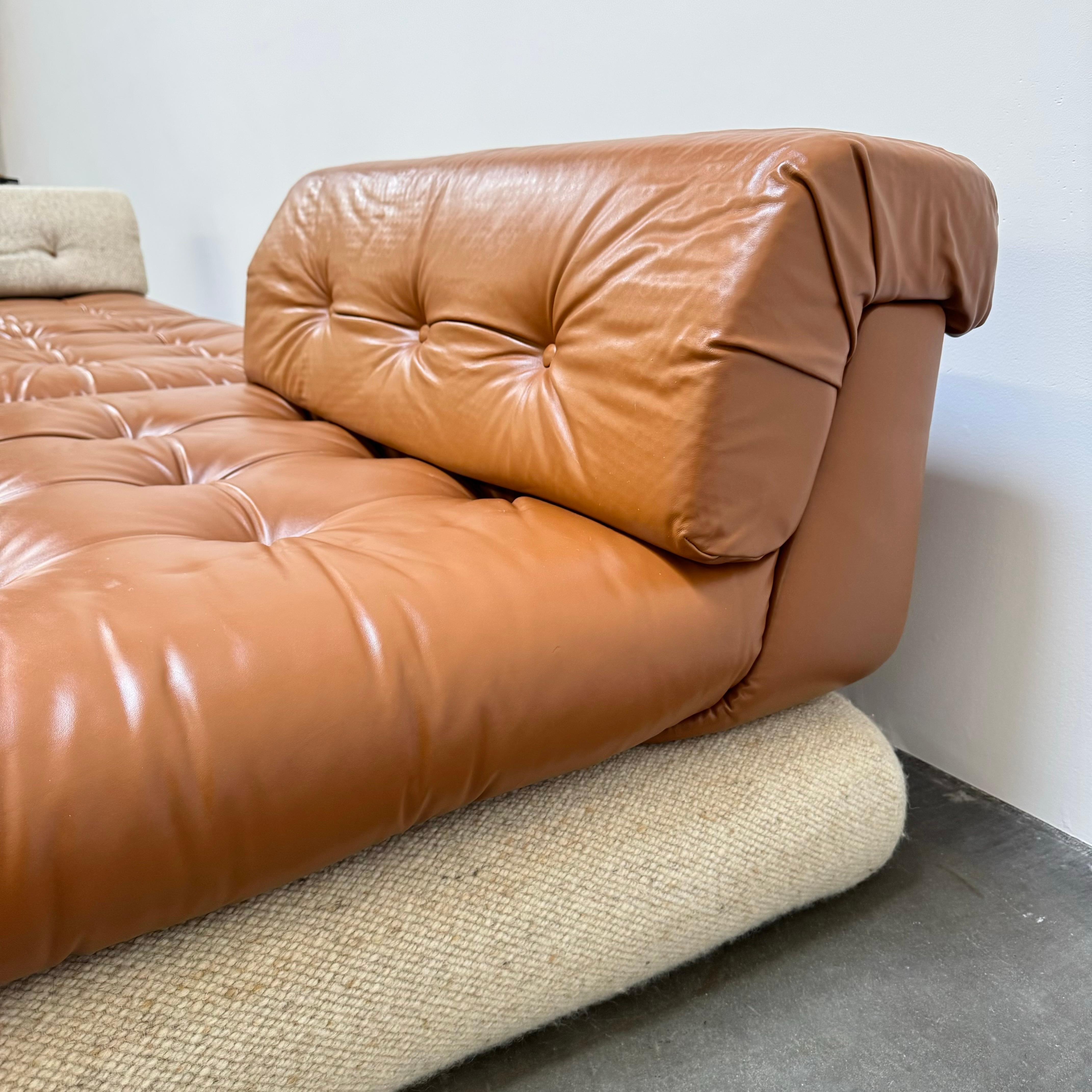 1st Edition Mah Jong Sofa by Hans Hopfer for Roche Bobois, France circa 1971 In Good Condition In Gardena, CA
