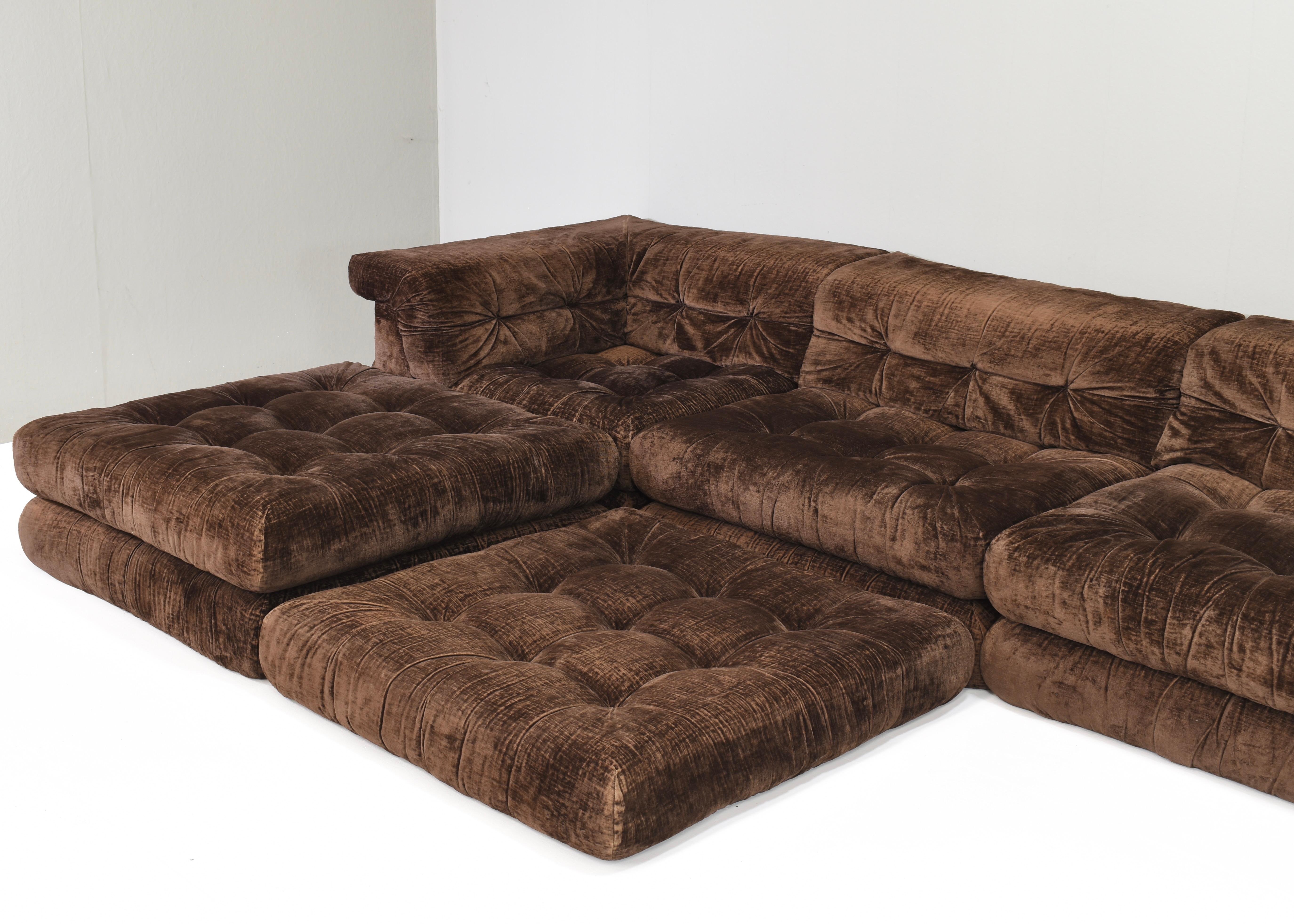 1st Edition 'Mah Jong' Sofa by Hans Hopfer for Roche Bobois, France 3