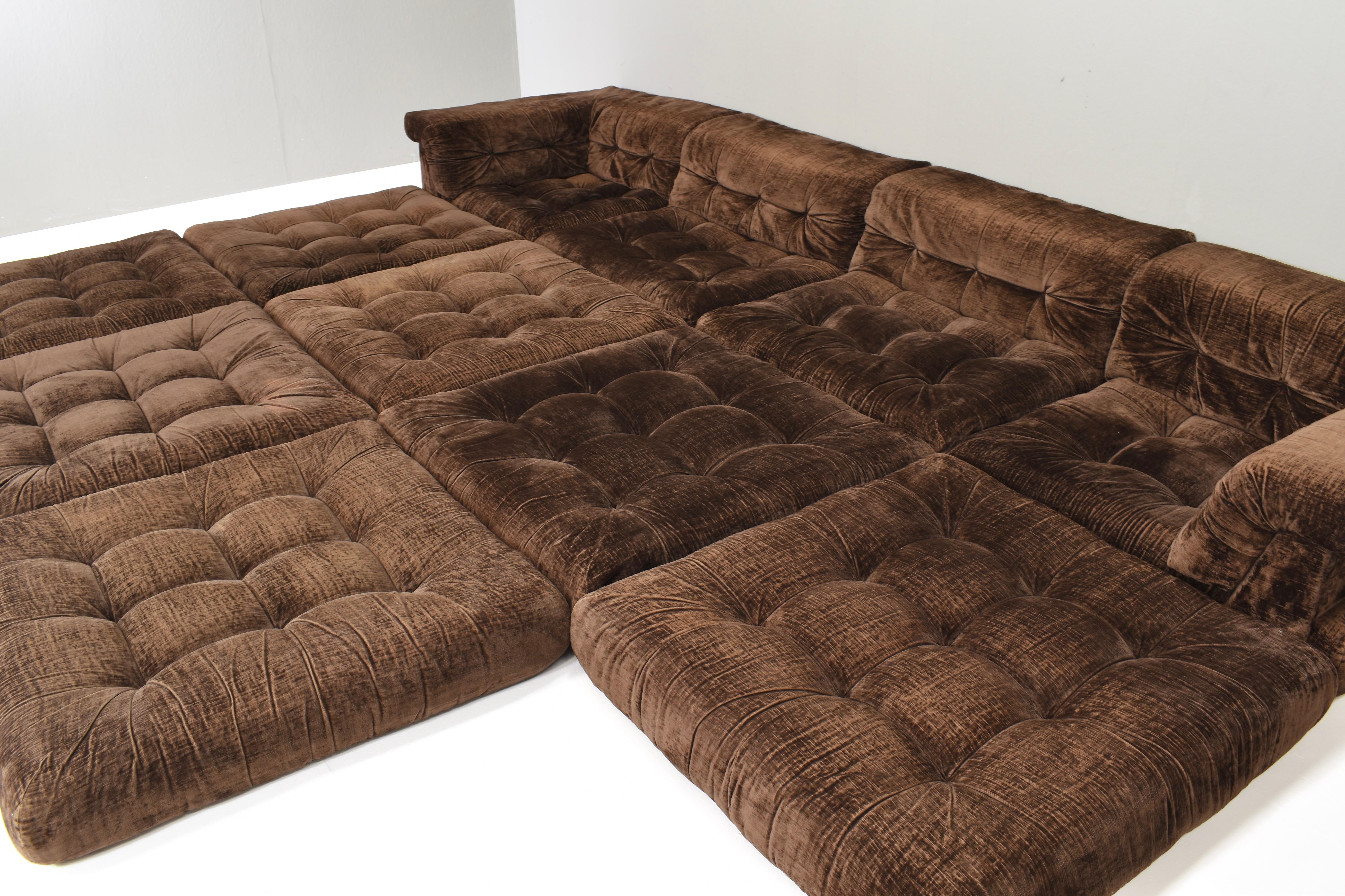 1st Edition 'Mah Jong' Sofa by Hans Hopfer for Roche Bobois, France 4