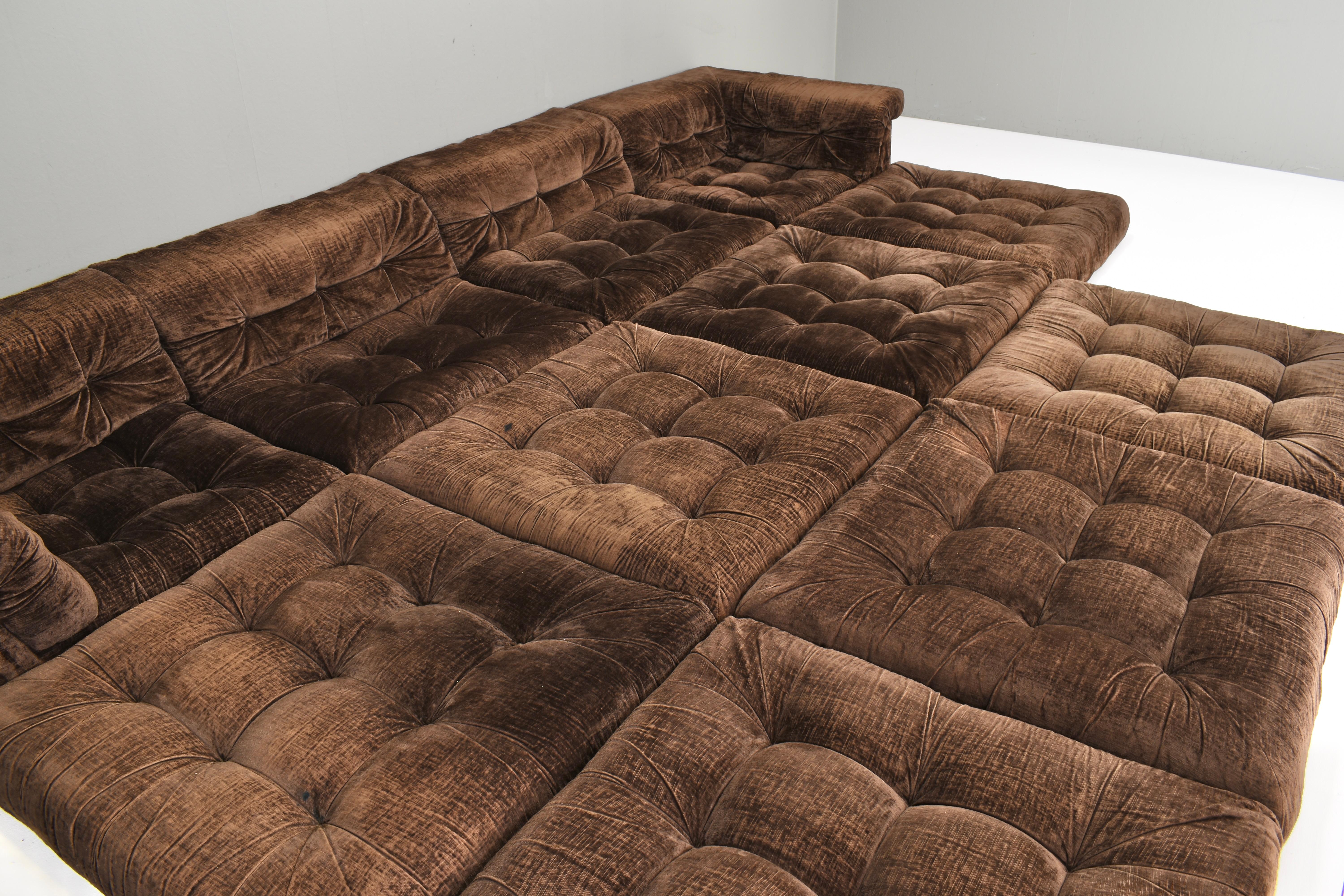 1st Edition 'Mah Jong' Sofa by Hans Hopfer for Roche Bobois, France 5