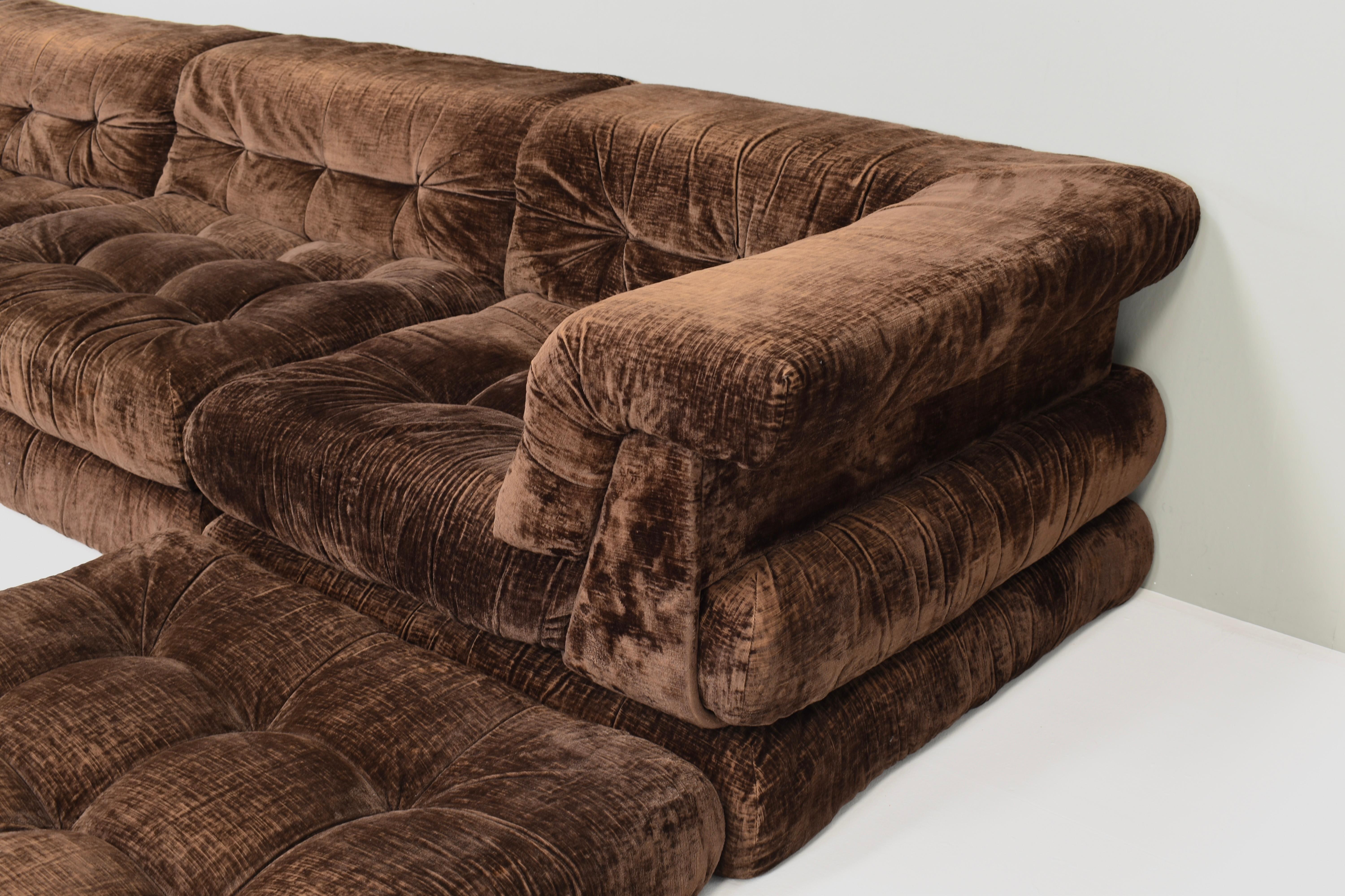 1st Edition 'Mah Jong' Sofa by Hans Hopfer for Roche Bobois, France 6