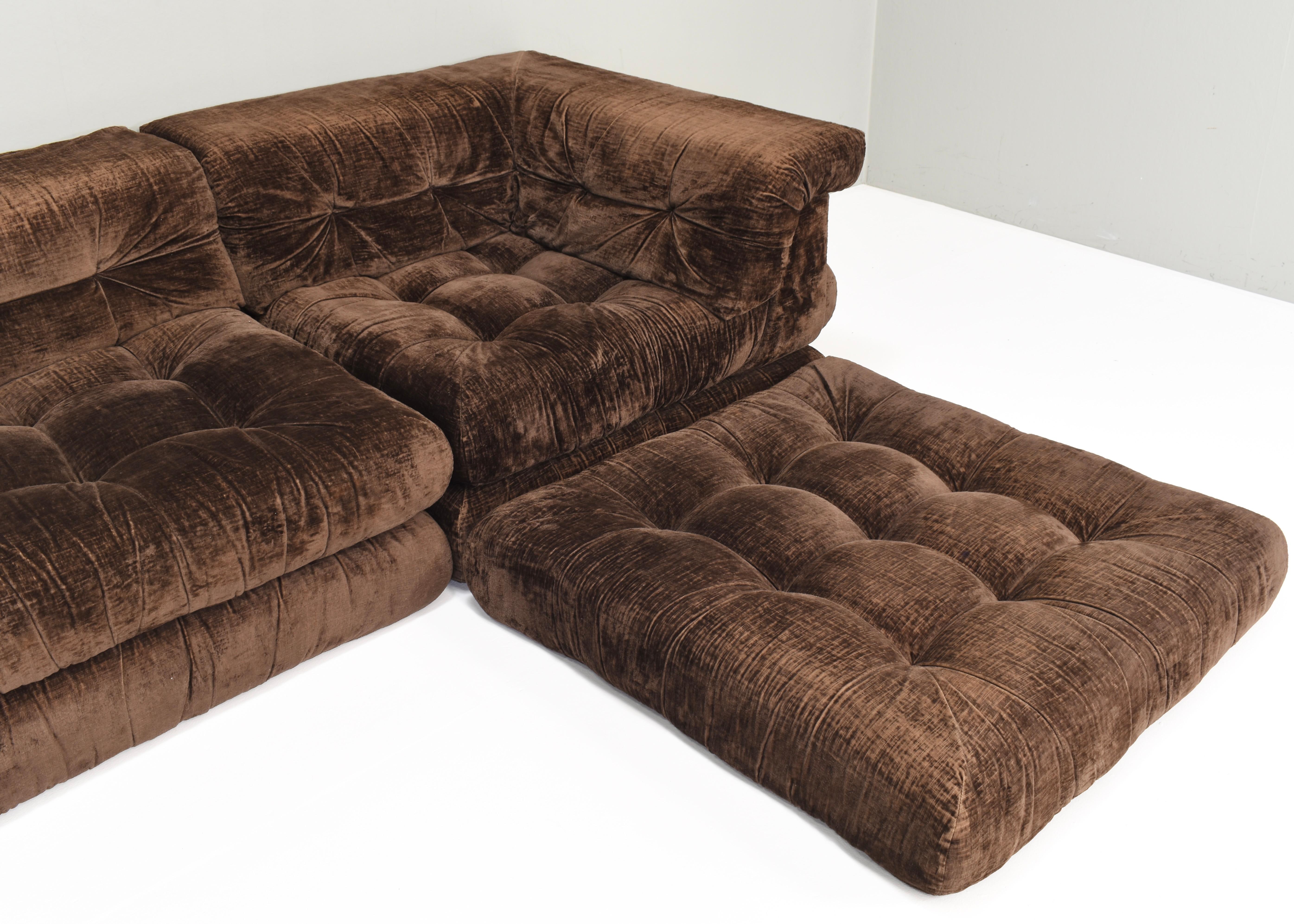 1st Edition 'Mah Jong' Sofa by Hans Hopfer for Roche Bobois, France 7