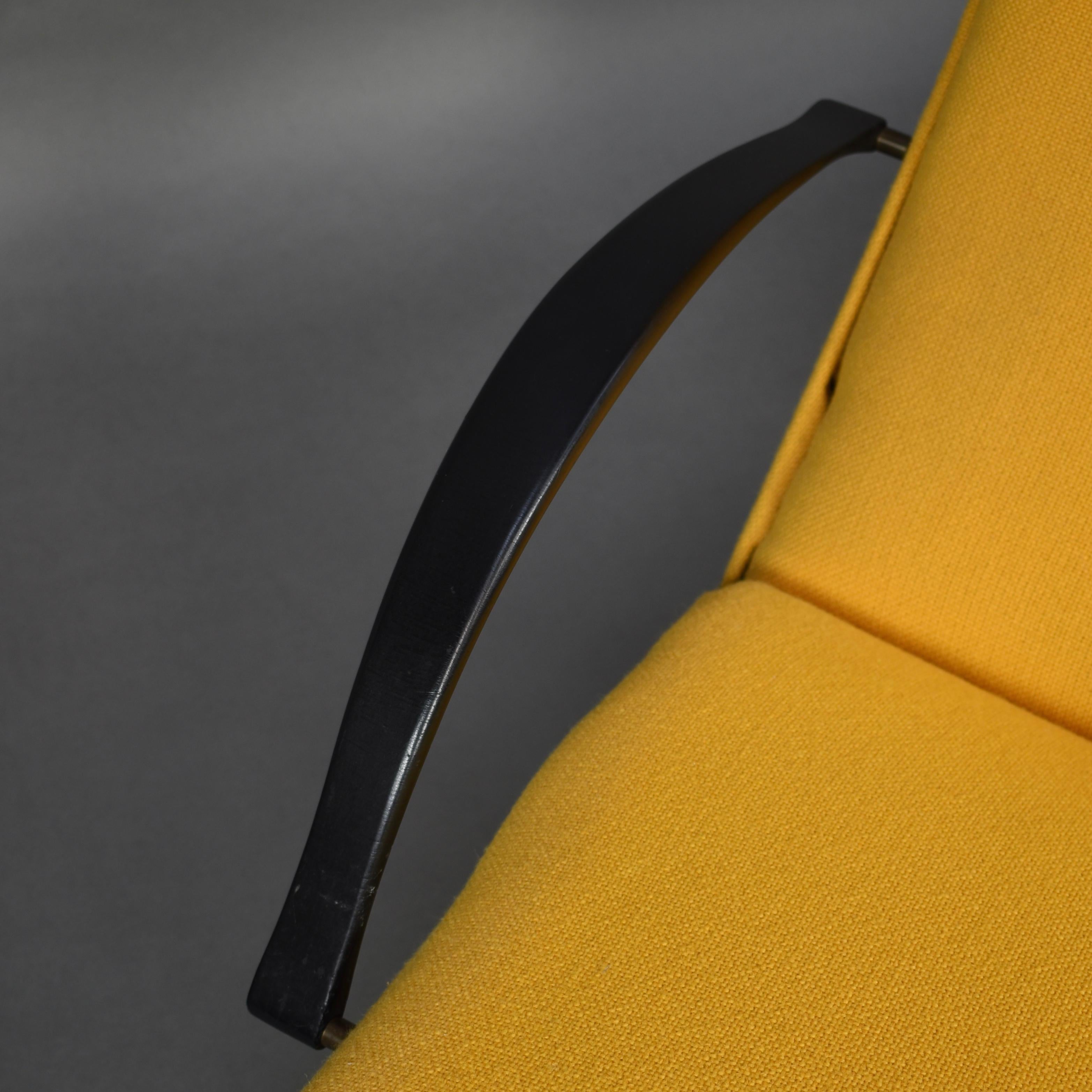 First Edition P40 Lounge Chair by Borsani for Tecno, Italy, circa 1950 5