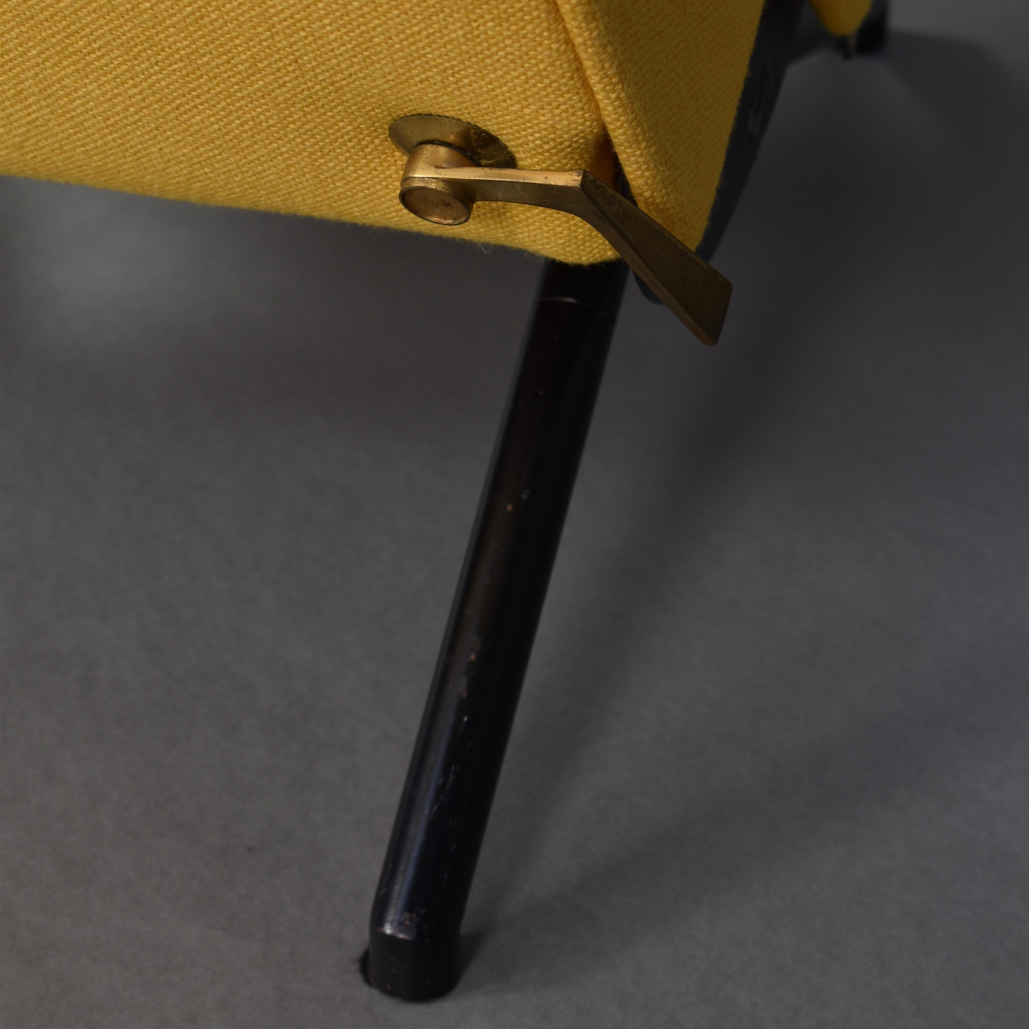 First Edition P40 Lounge Chair by Borsani for Tecno, Italy, circa 1950 9