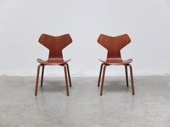 1st Edition Pair of 'Grand Prix' Chairs by Arne Jacobsen for Fritz Hansen, 1957