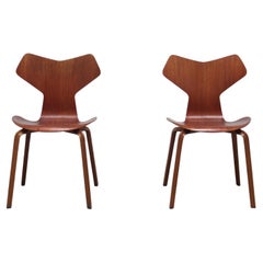 1st Edition Pair of 'Grand Prix' Chairs by Arne Jacobsen for Fritz Hansen, 1957