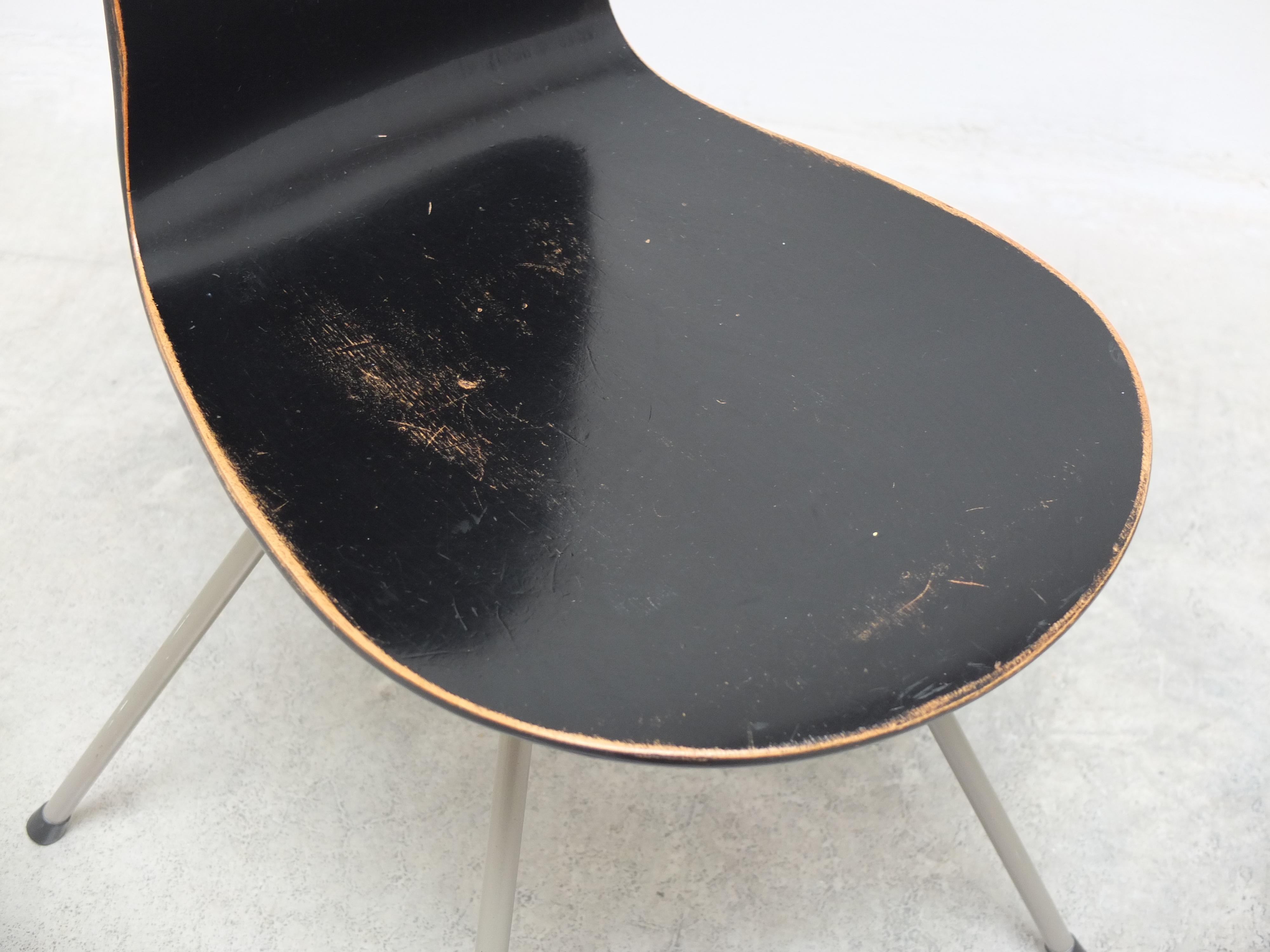 1st Edition Pair of 'Tongue' Chairs by Arne Jacobsen for Fritz Hansen, 1955 3