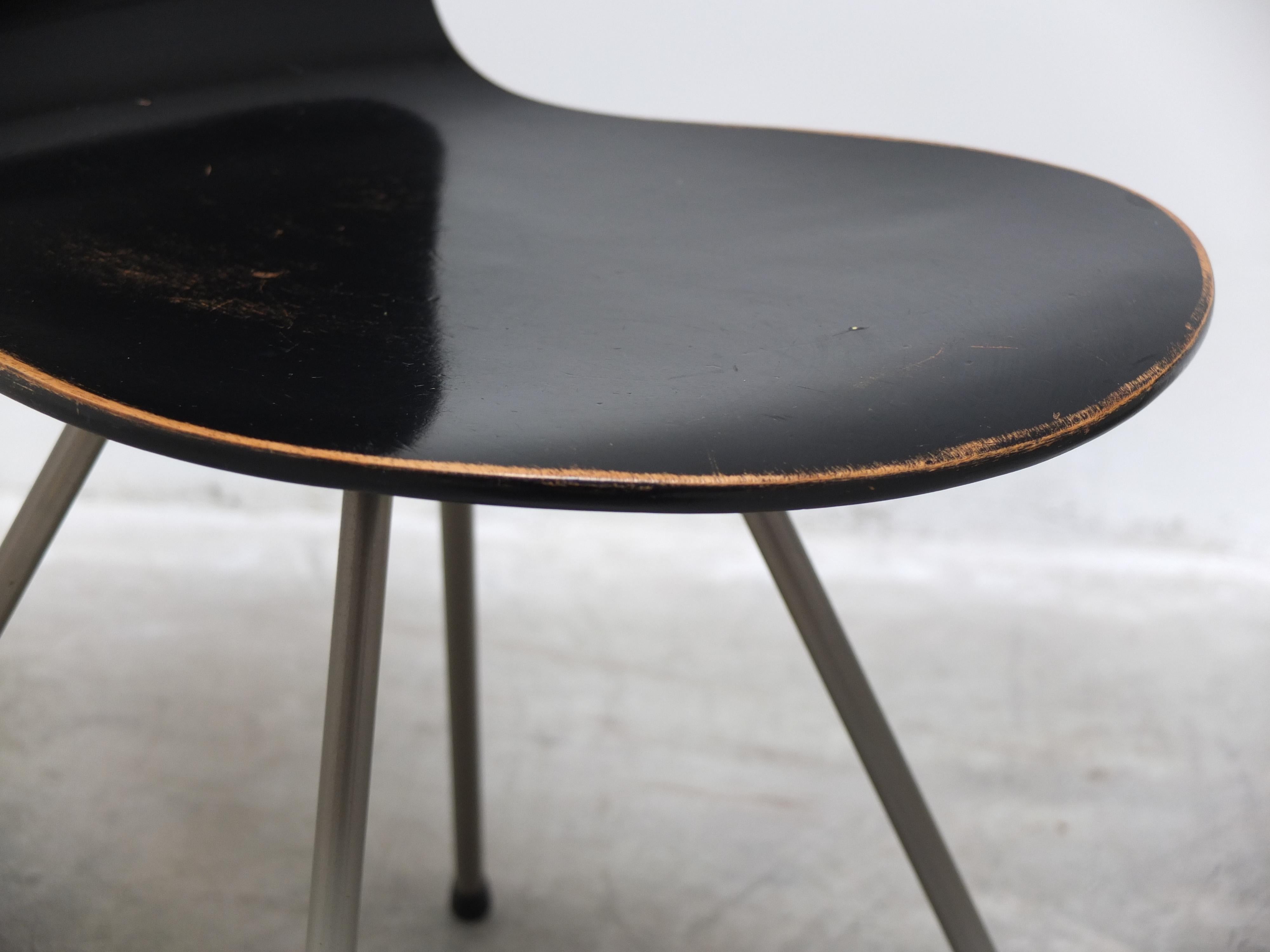 1st Edition Pair of 'Tongue' Chairs by Arne Jacobsen for Fritz Hansen, 1955 10