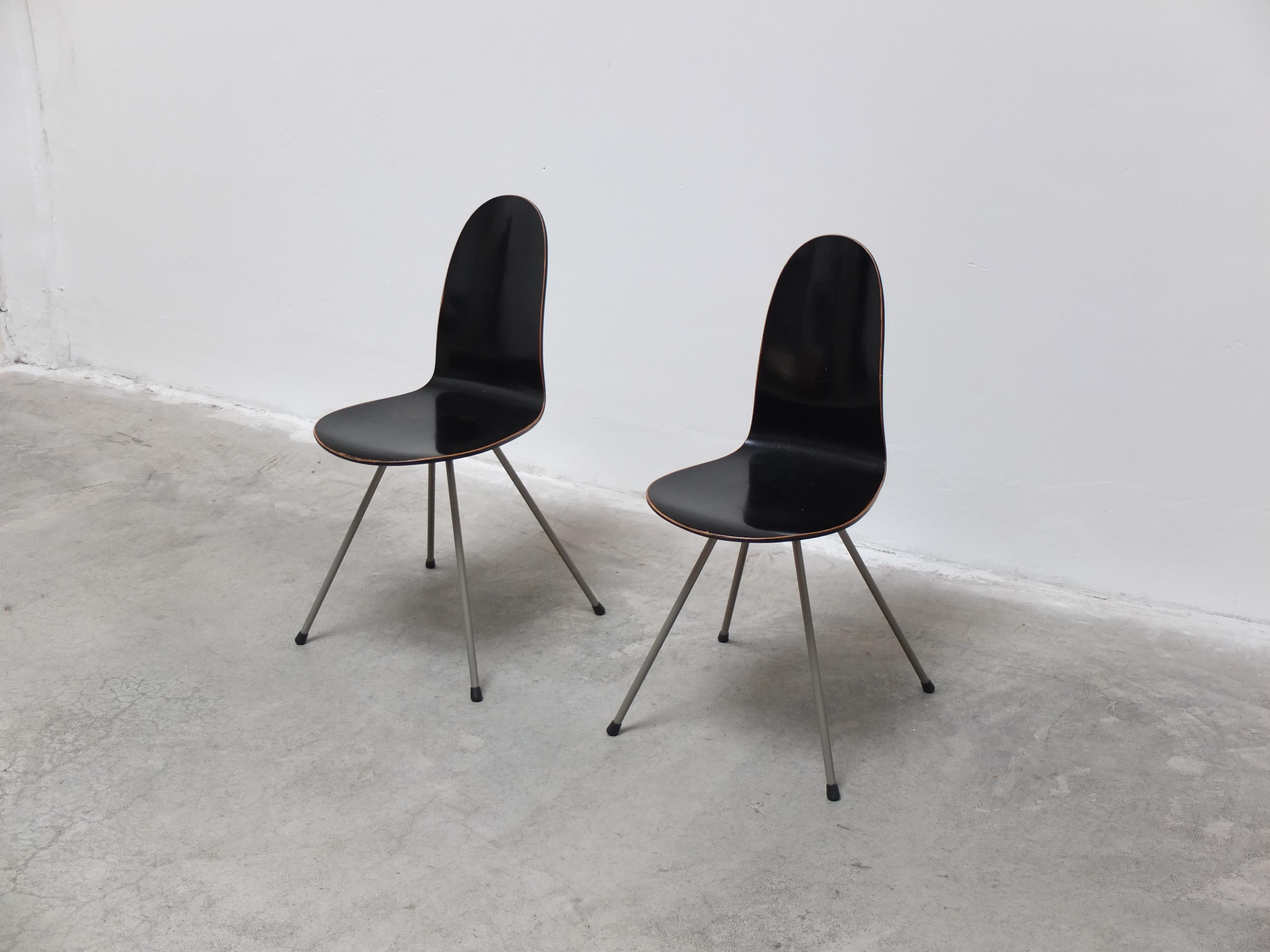 Danish 1st Edition Pair of 'Tongue' Chairs by Arne Jacobsen for Fritz Hansen, 1955