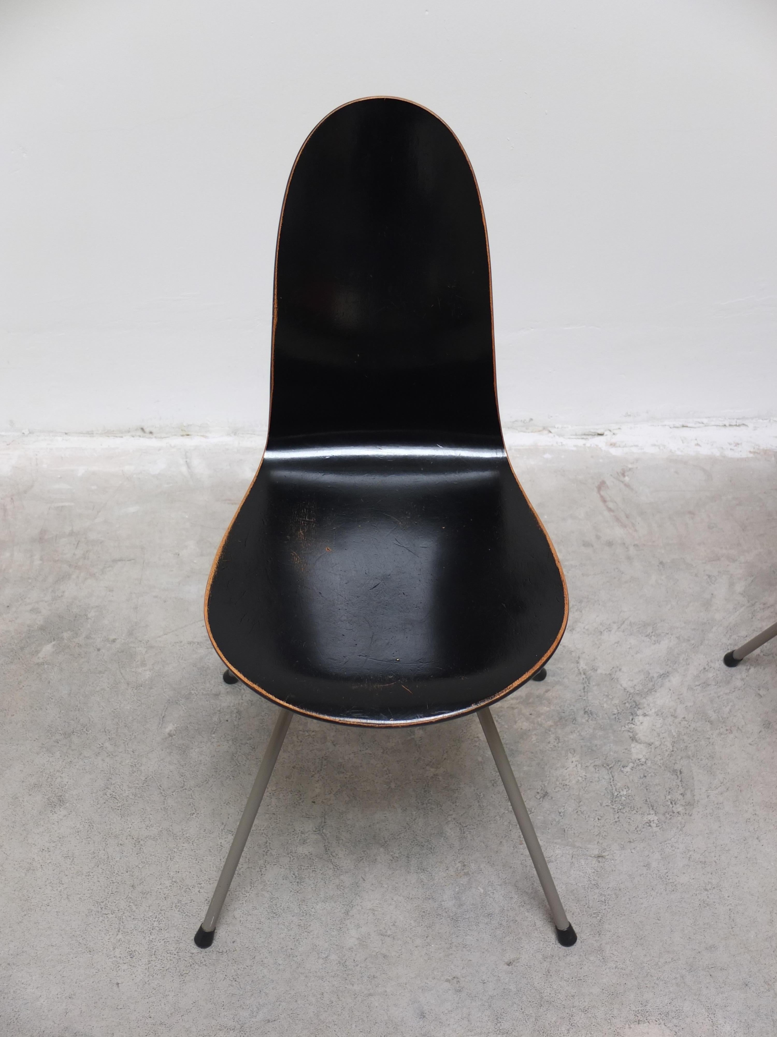 1st Edition Pair of 'Tongue' Chairs by Arne Jacobsen for Fritz Hansen, 1955 In Good Condition In Antwerpen, VAN