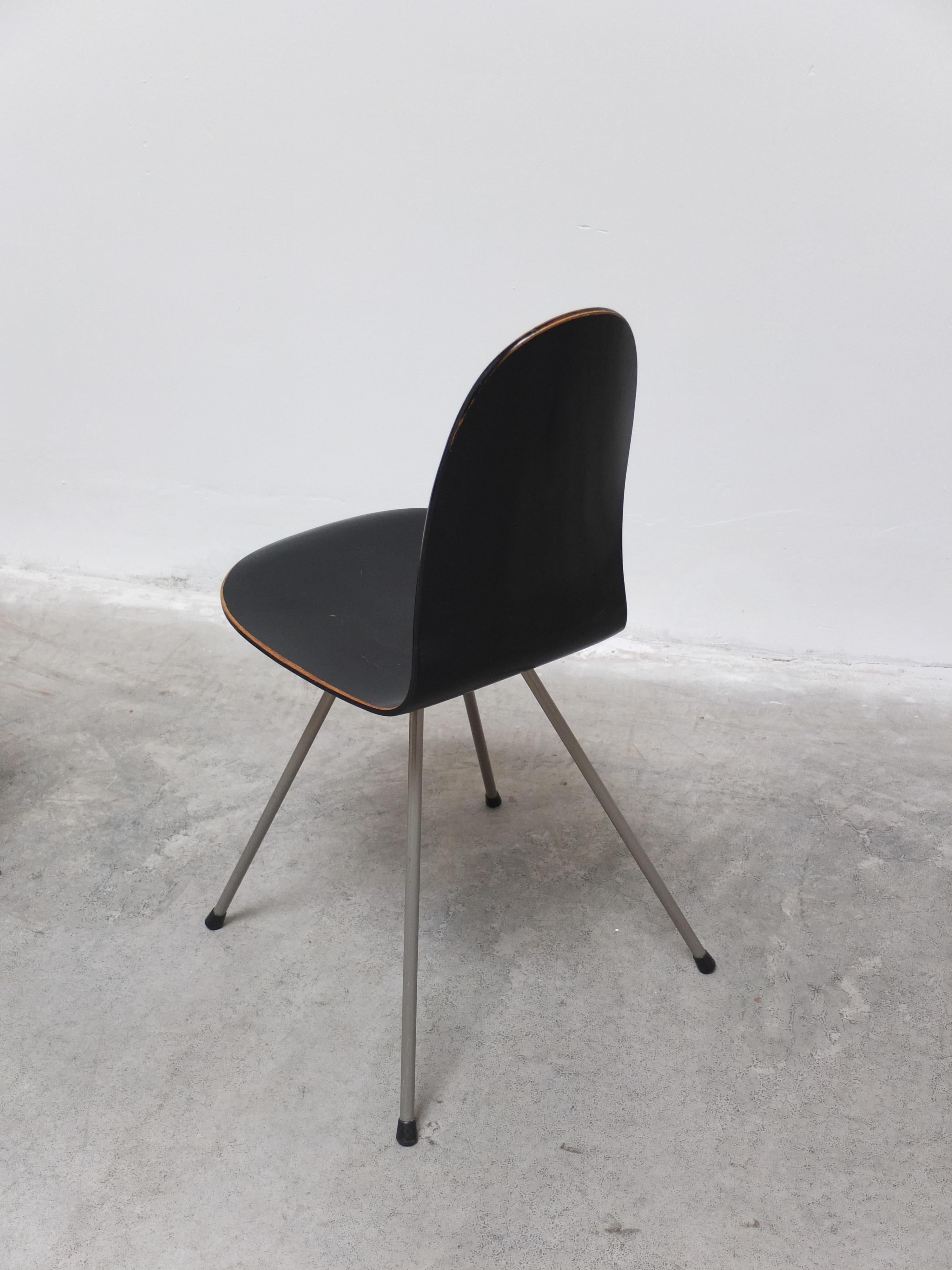 1st Edition Pair of 'Tongue' Chairs by Arne Jacobsen for Fritz Hansen, 1955 1