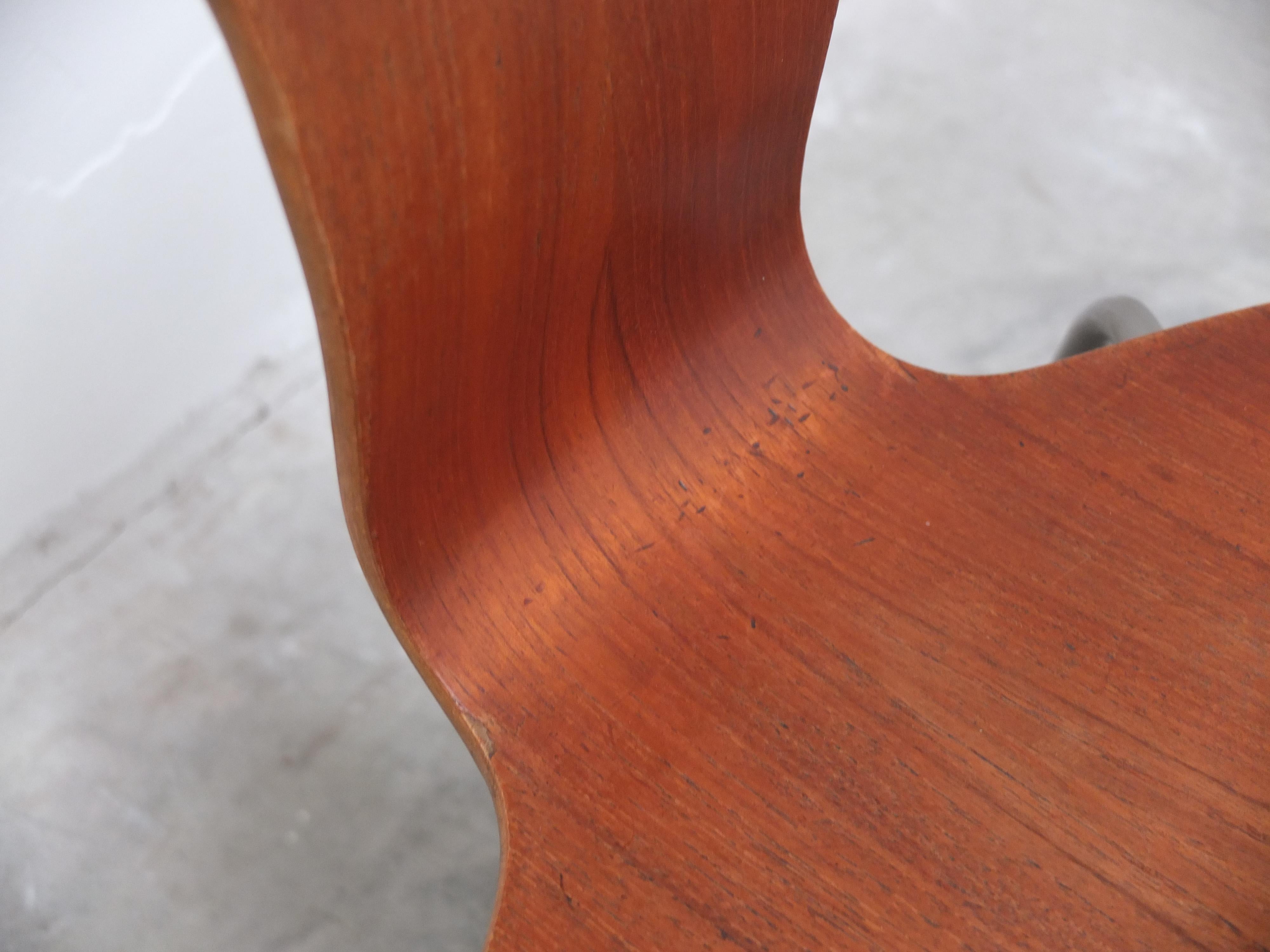 Satz von 4 „Mosquito“-Stühlen von Arne Jacobsen für Fritz Hansen, 1. Auflage, 1955 im Angebot 4