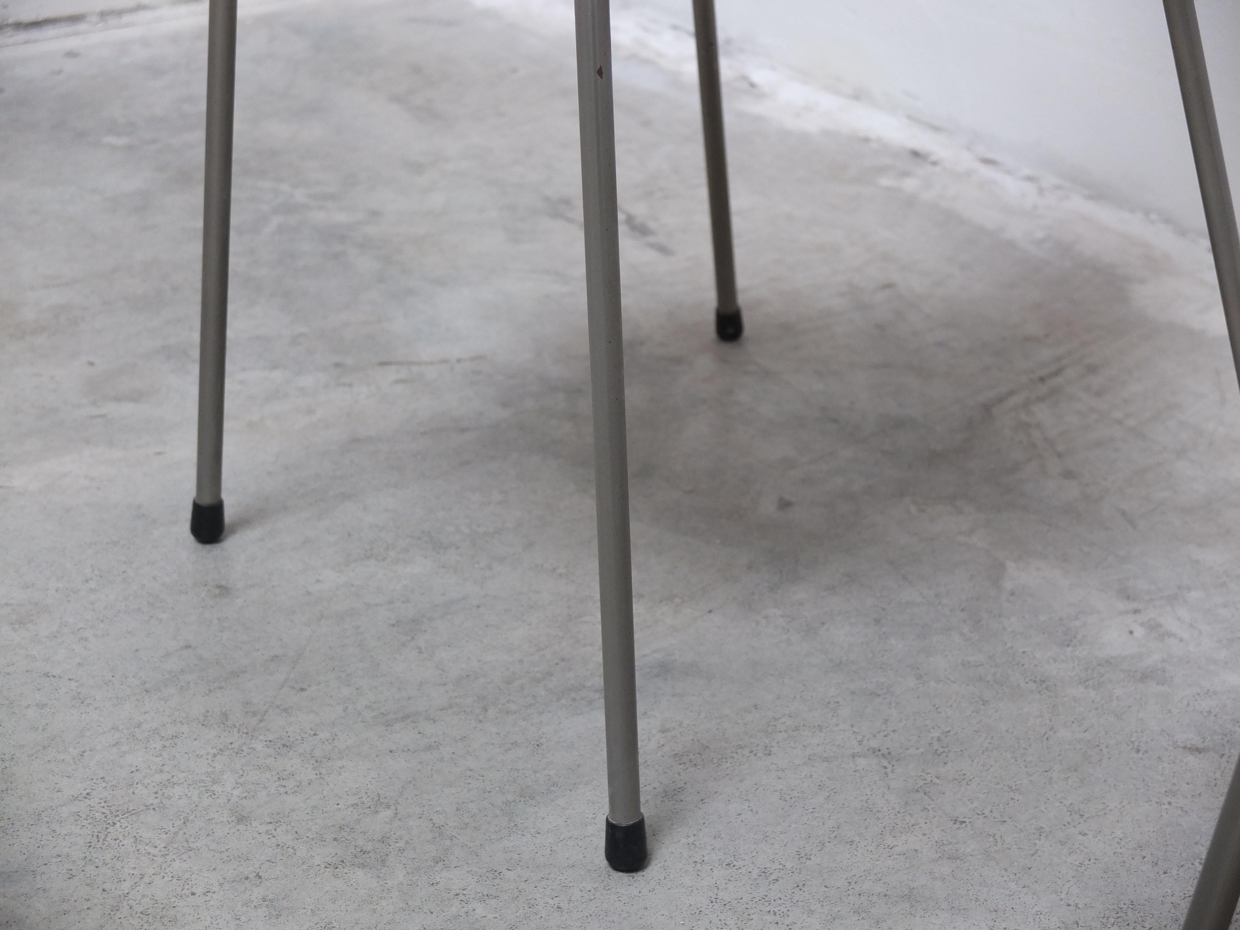 Satz von 4 „Mosquito“-Stühlen von Arne Jacobsen für Fritz Hansen, 1. Auflage, 1955 im Angebot 7