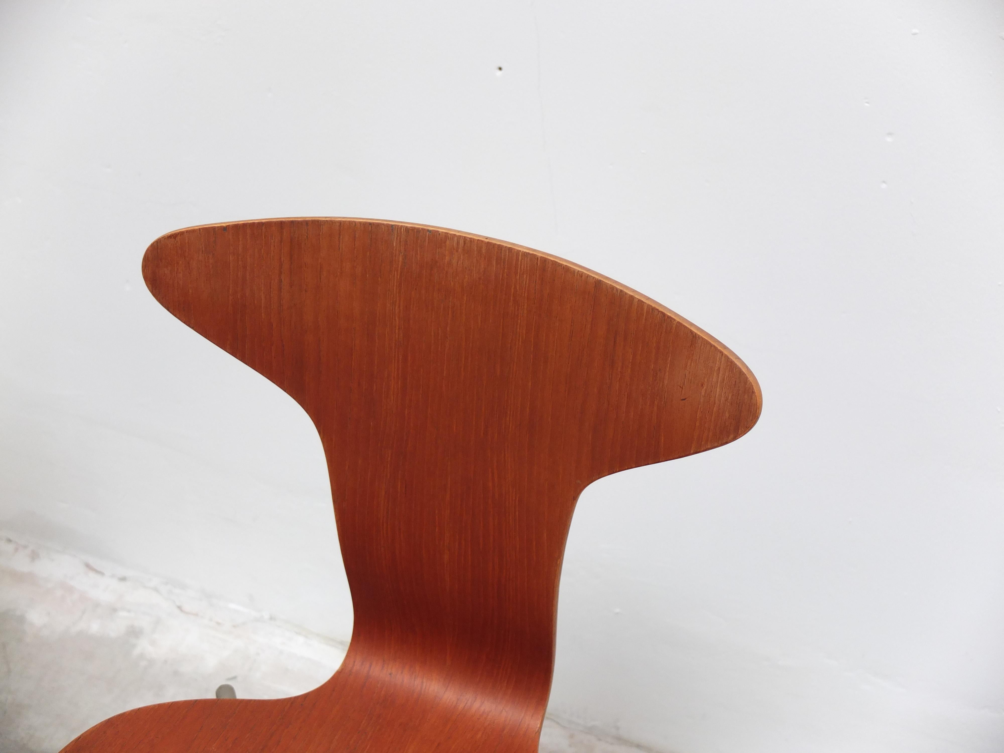 Satz von 4 „Mosquito“-Stühlen von Arne Jacobsen für Fritz Hansen, 1. Auflage, 1955 (Metall) im Angebot