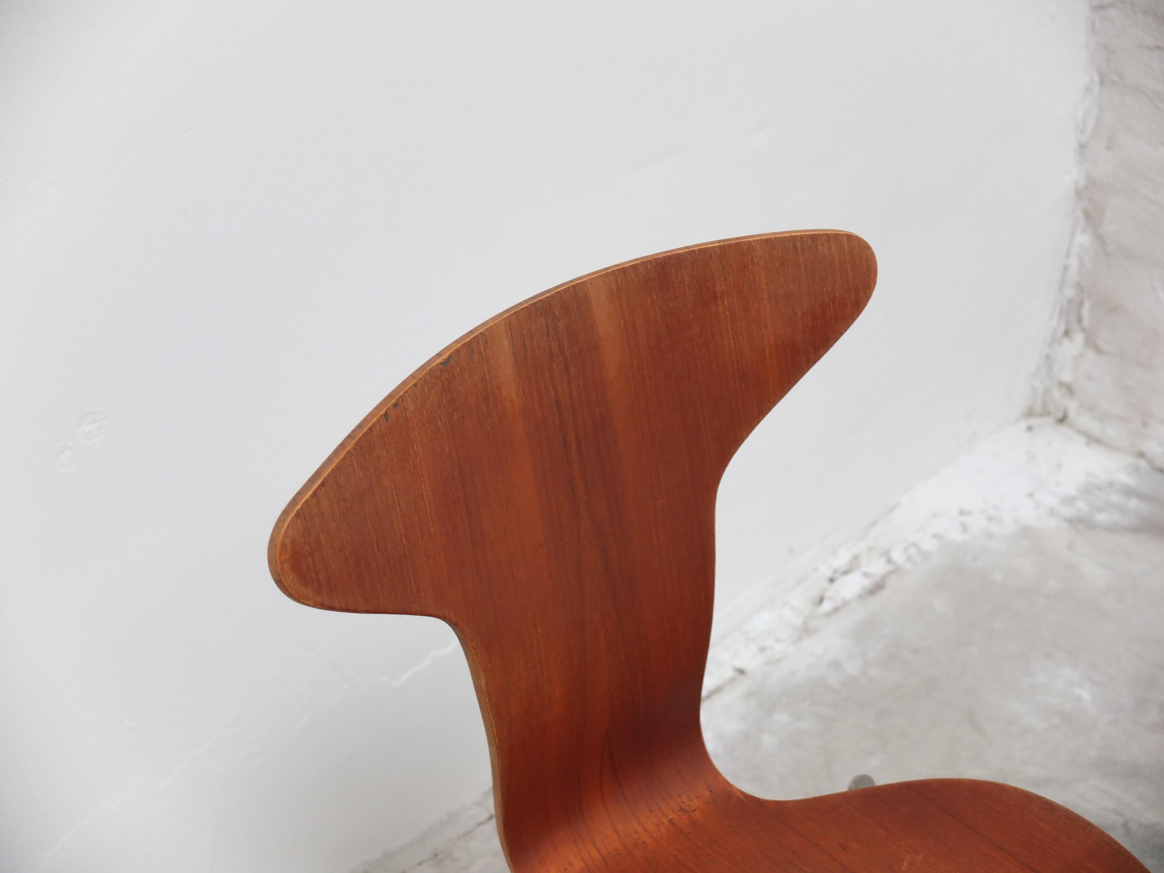 Satz von 4 „Mosquito“-Stühlen von Arne Jacobsen für Fritz Hansen, 1. Auflage, 1955 im Angebot 1