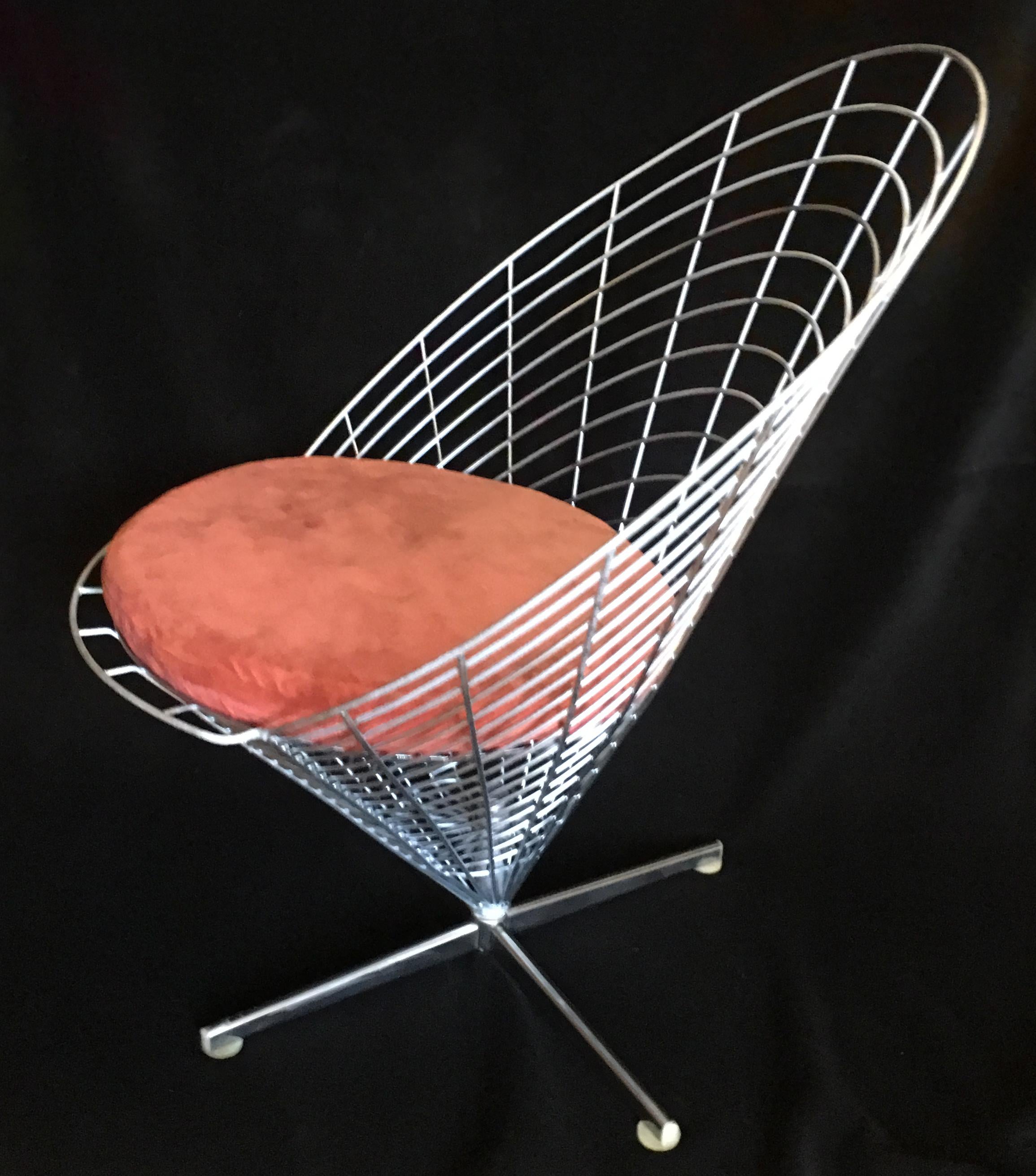 Scandinave moderne 1re édition de la chaise cône en fil métallique modèle K2 de Verner Panton pour Plus Linje en vente