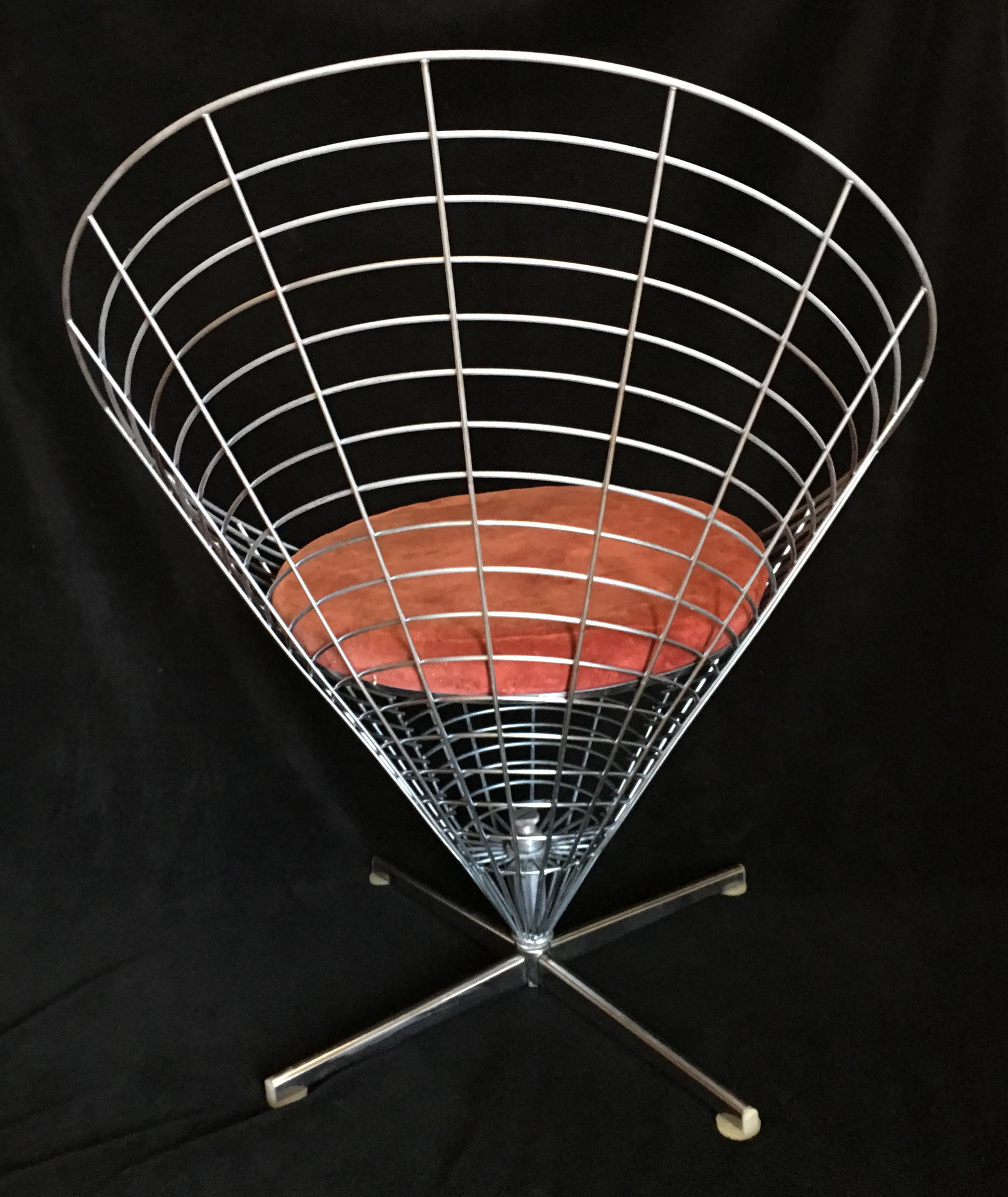 20ième siècle 1re édition de la chaise cône en fil métallique modèle K2 de Verner Panton pour Plus Linje en vente