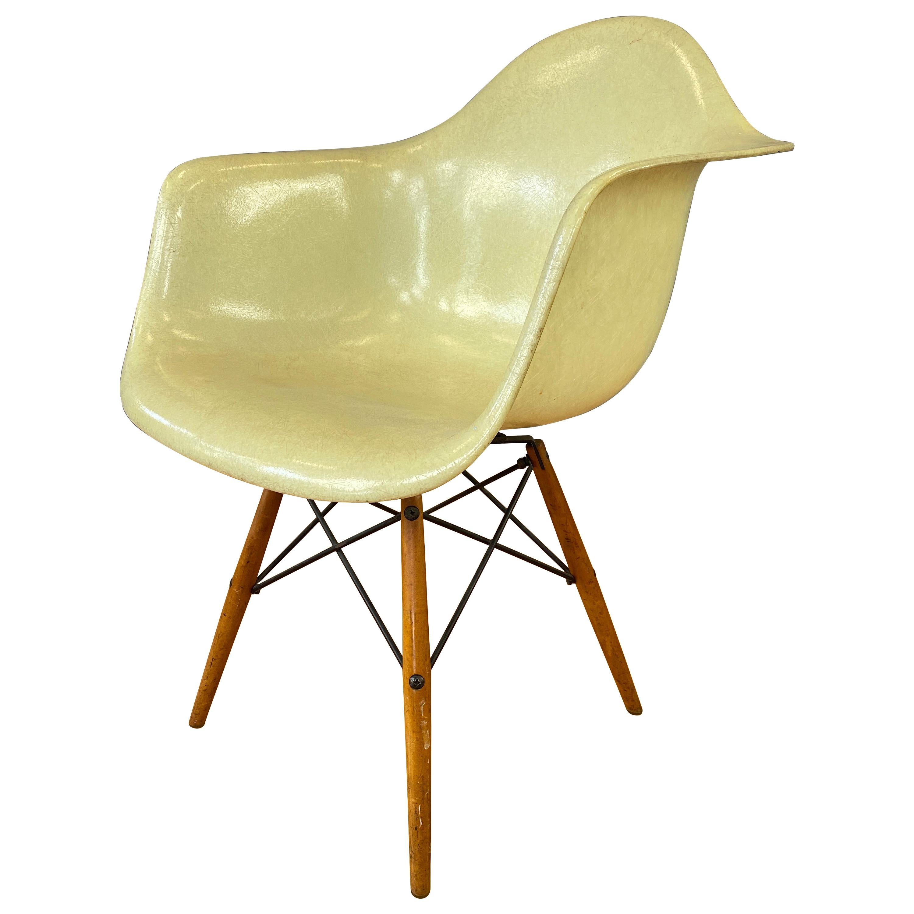 1st Edition Zenith Plastics Rope Edge Paw Chair Charles Eames for Herman Miller