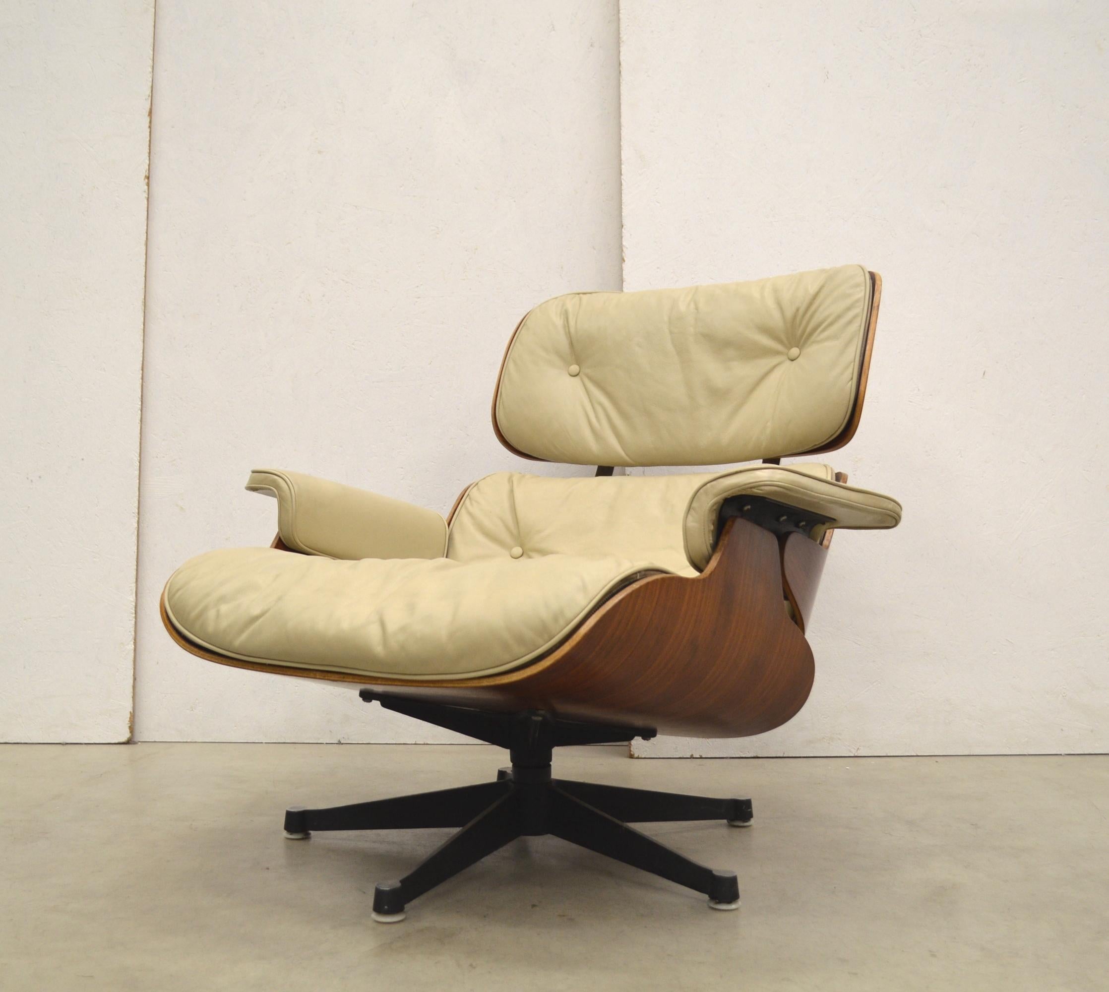 Hand-Crafted 1st European Edition Eames Lounge Chair Hille Herman Miller 1950s